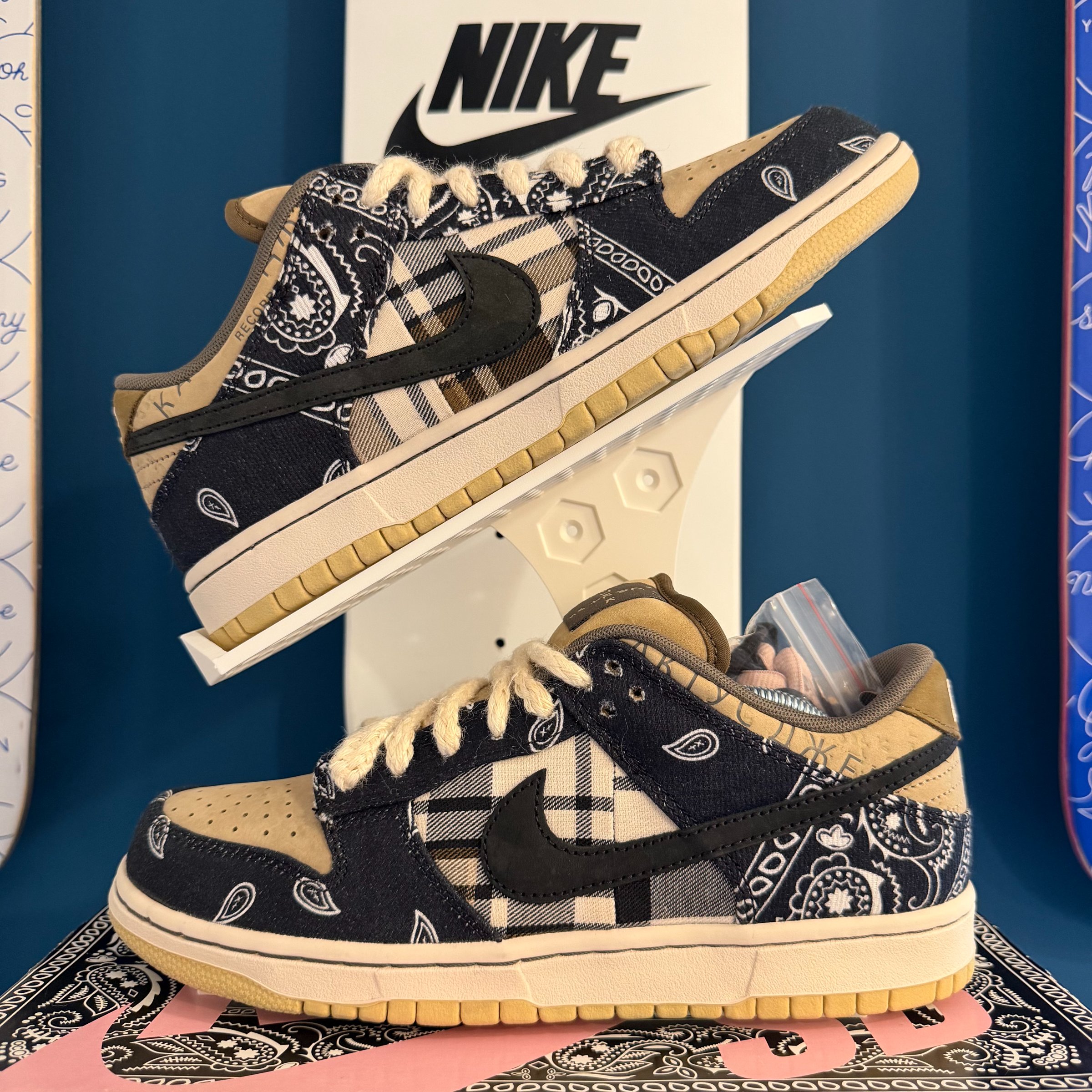 Photo de Nike SB Dunk Low PRM QS Travis Scott Cactus Jack