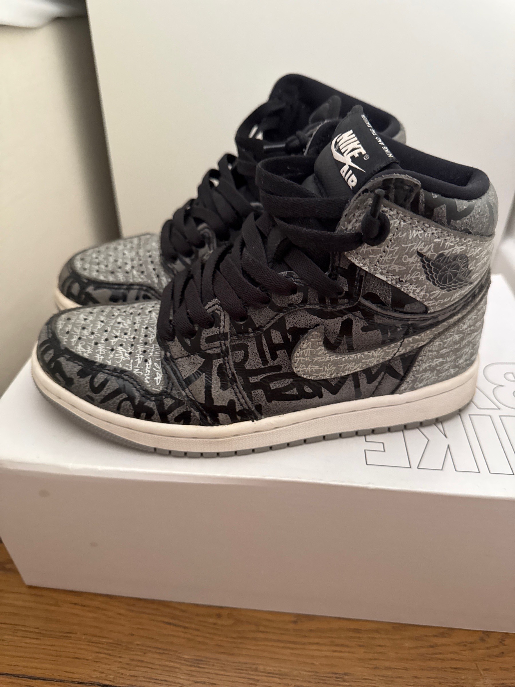 Photo de Air Jordan 1 Retro High OG Rebel/Graffiti