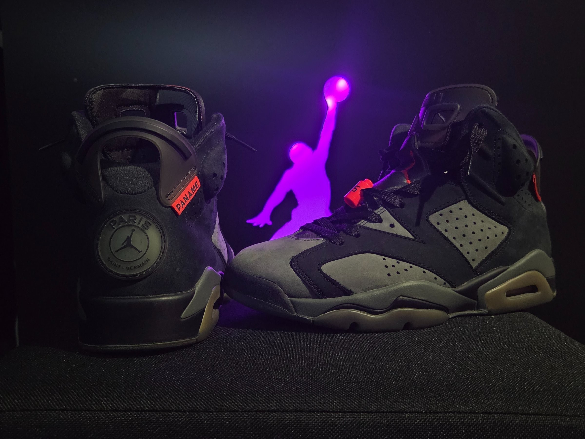 Photo de Air Jordan 6 Retro PSG Paris Saint-Germain Black/Iron Grey/Infrared