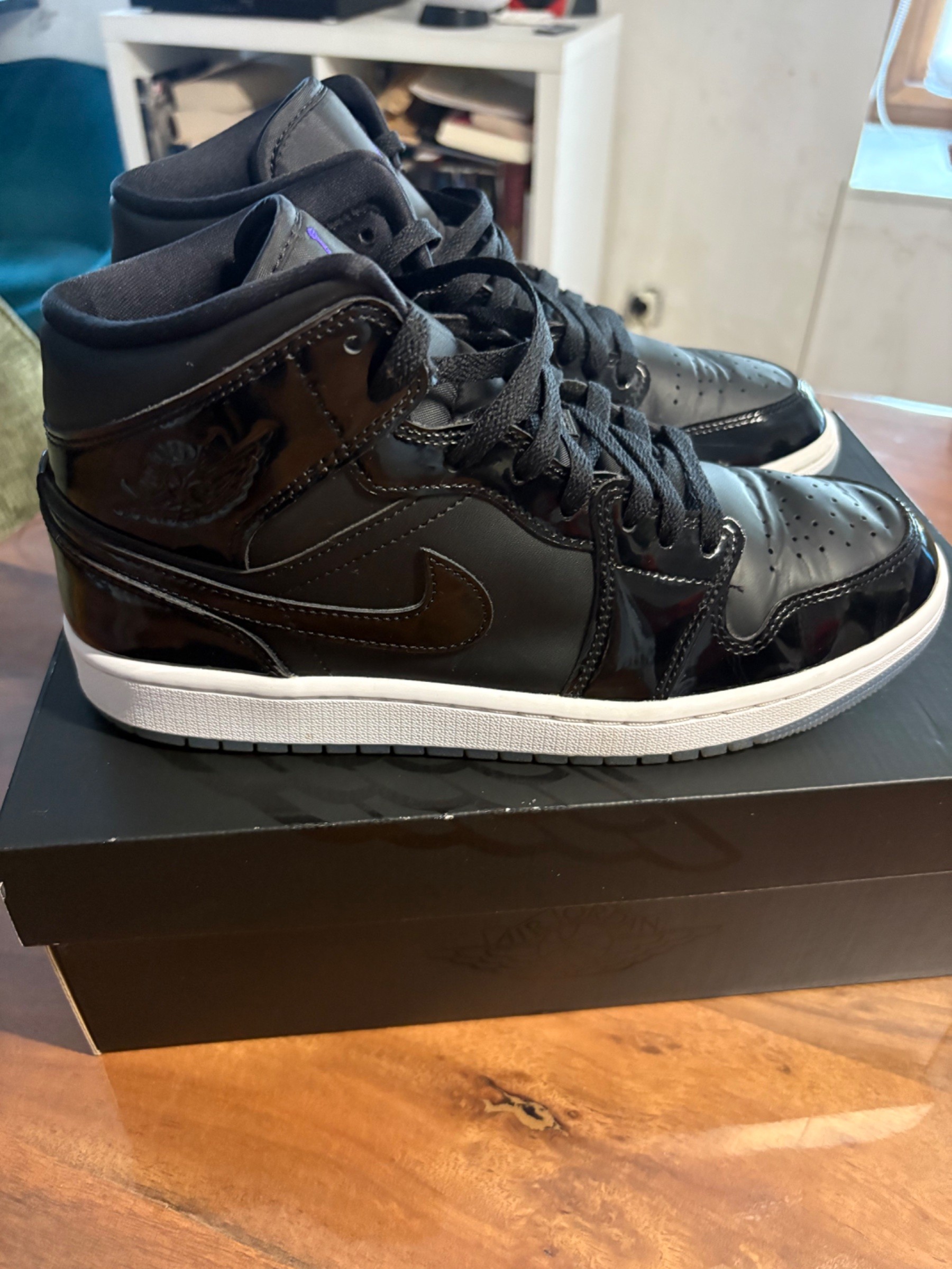 Photo de Air Jordan 1 Mid Black/Black Patent Leather