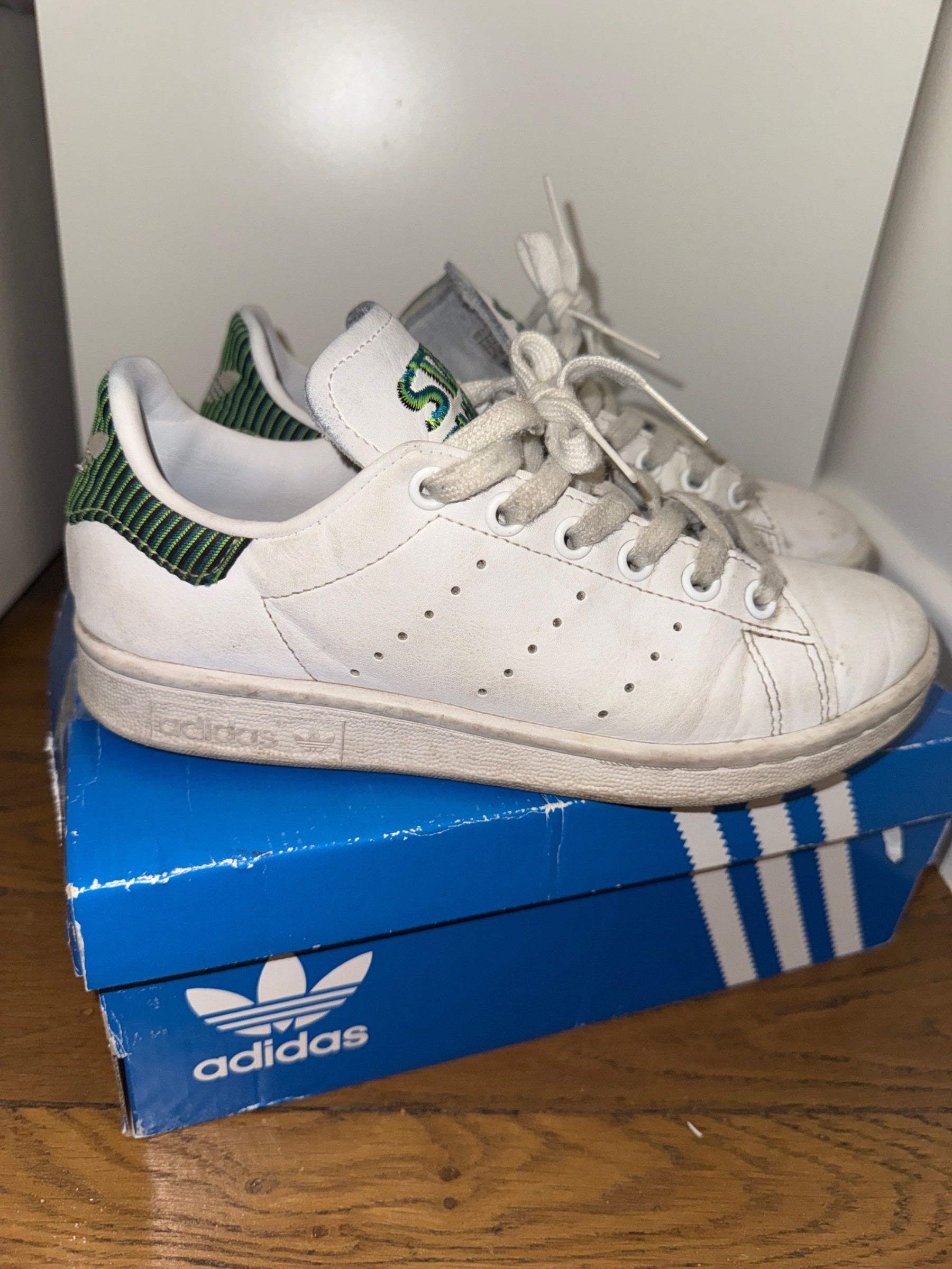 Photo de adidas Stan Smith J White/Brown/Green