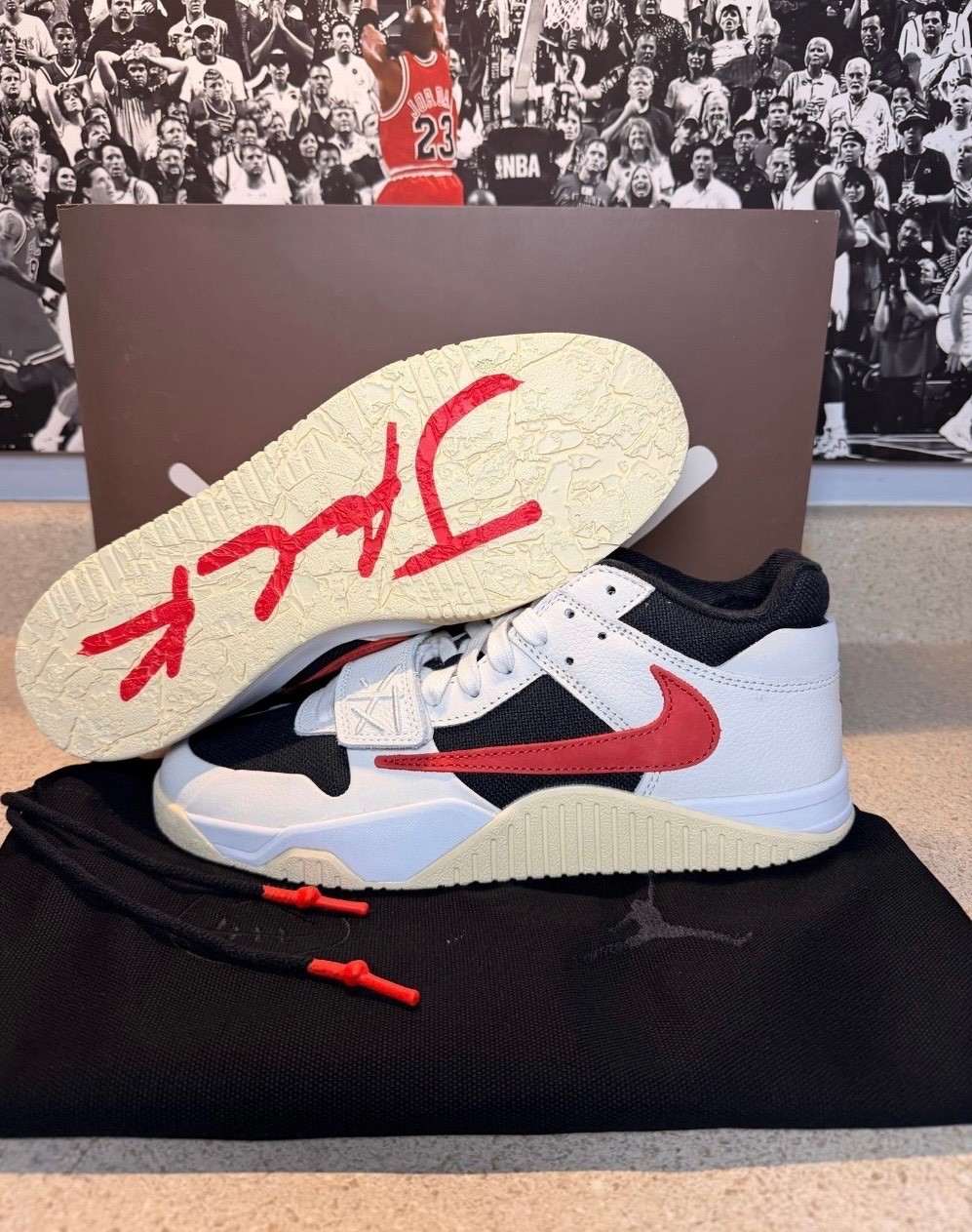 Photo de Jordan Jumpman Jack travis Scott university red White/Black/Red