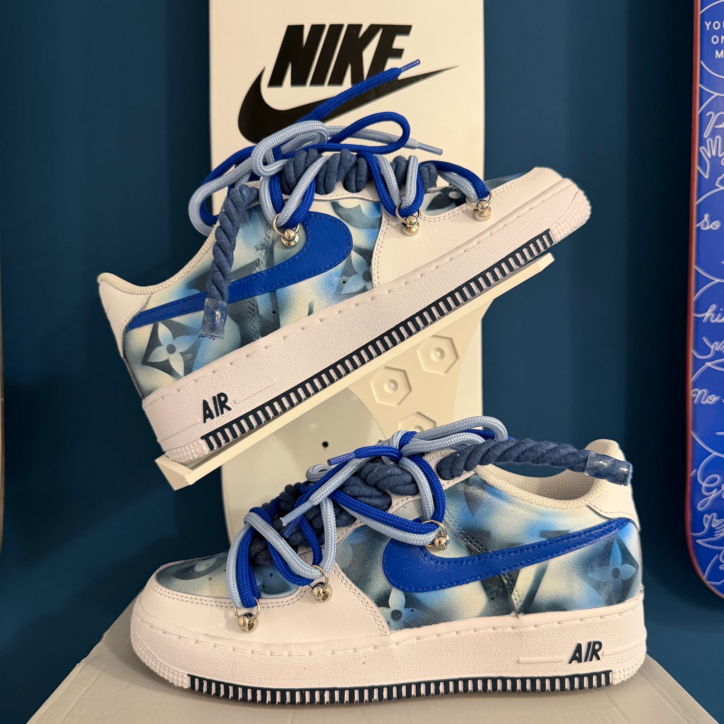 Photo de Nike Air Force 1 Low Custom White/Blue Monogram Print Custom
