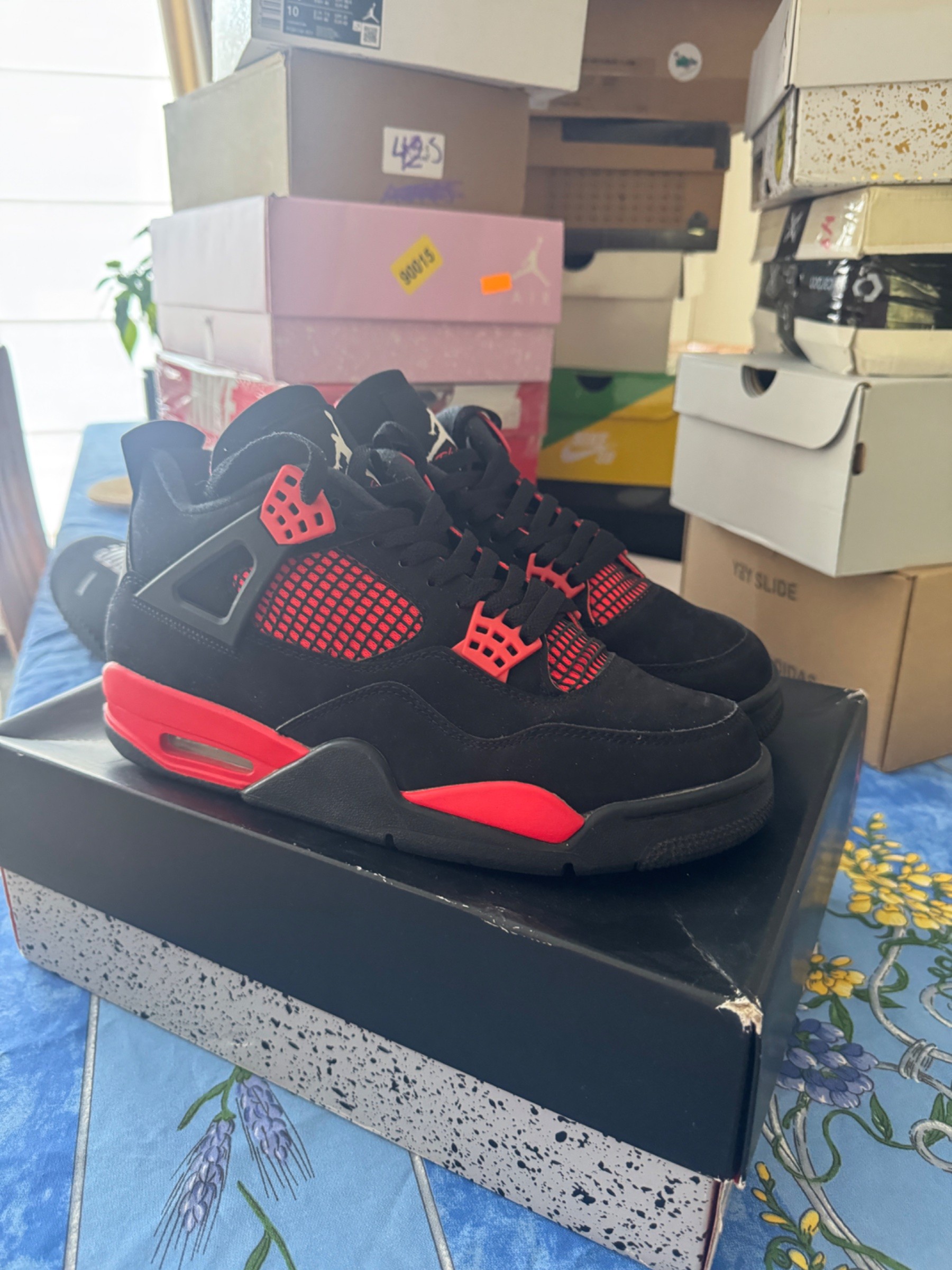 Photo de Air Jordan 4 Retro Red Thunder