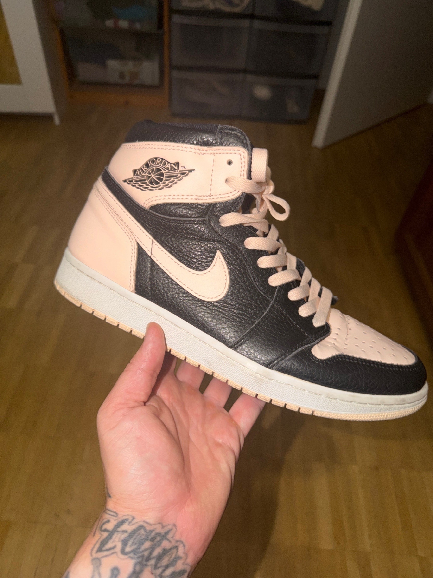 Photo de Air Jordan 1 Retro High OG Crimson Tint