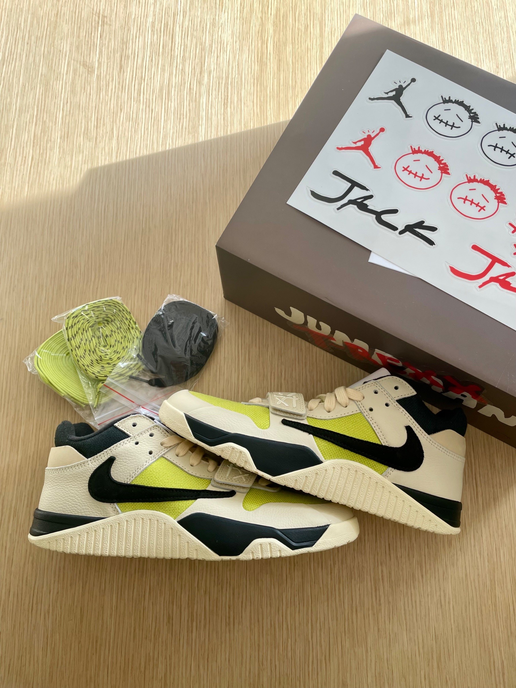 Photo de Jordan Jumpman Jack TR Muslin/Black-Bright Cactus