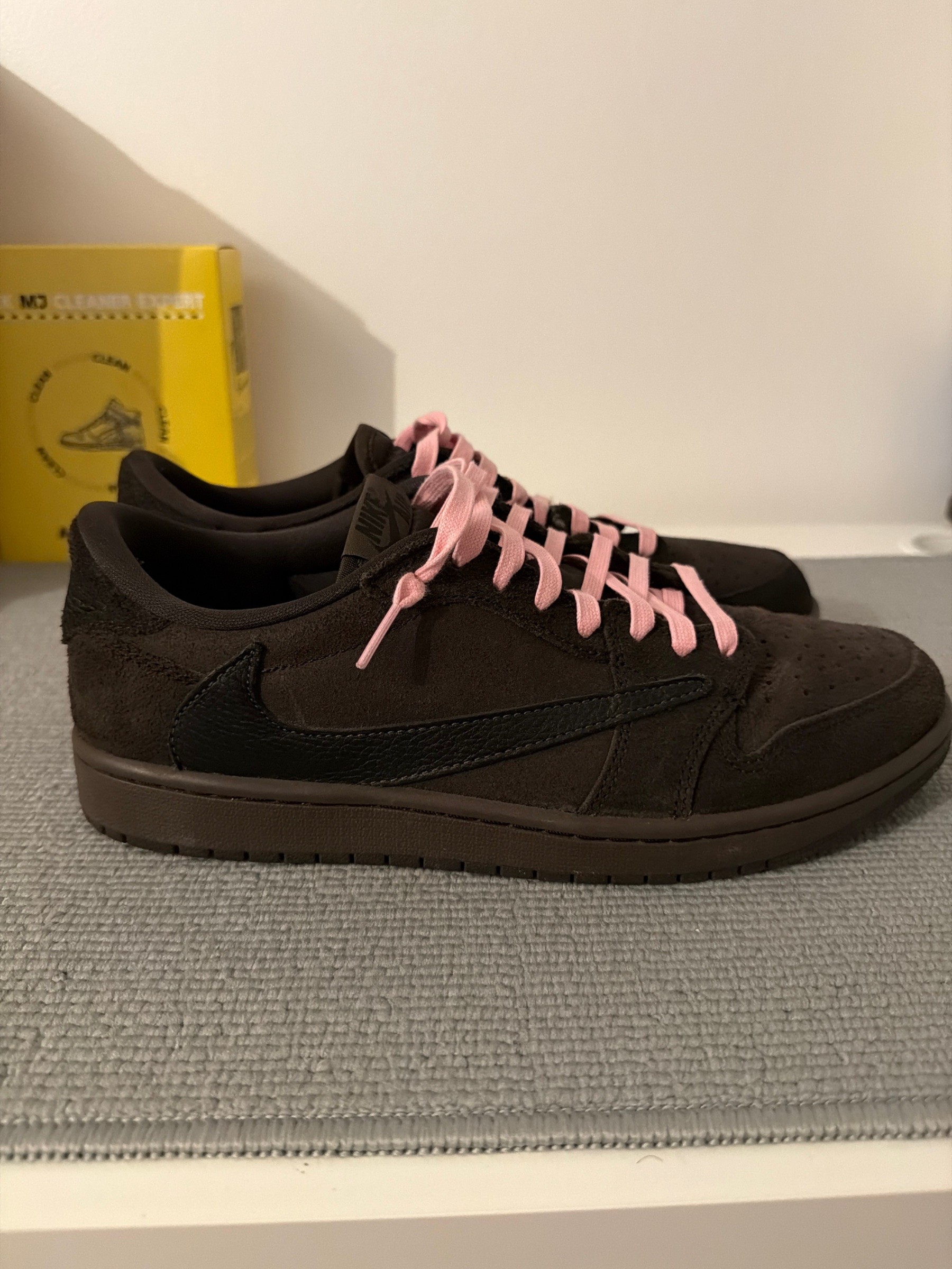Photo de Jordan 1 Retro Low OG SP Travis Scott Velvet Brown Dark Mocha/Black/Velvet Brown