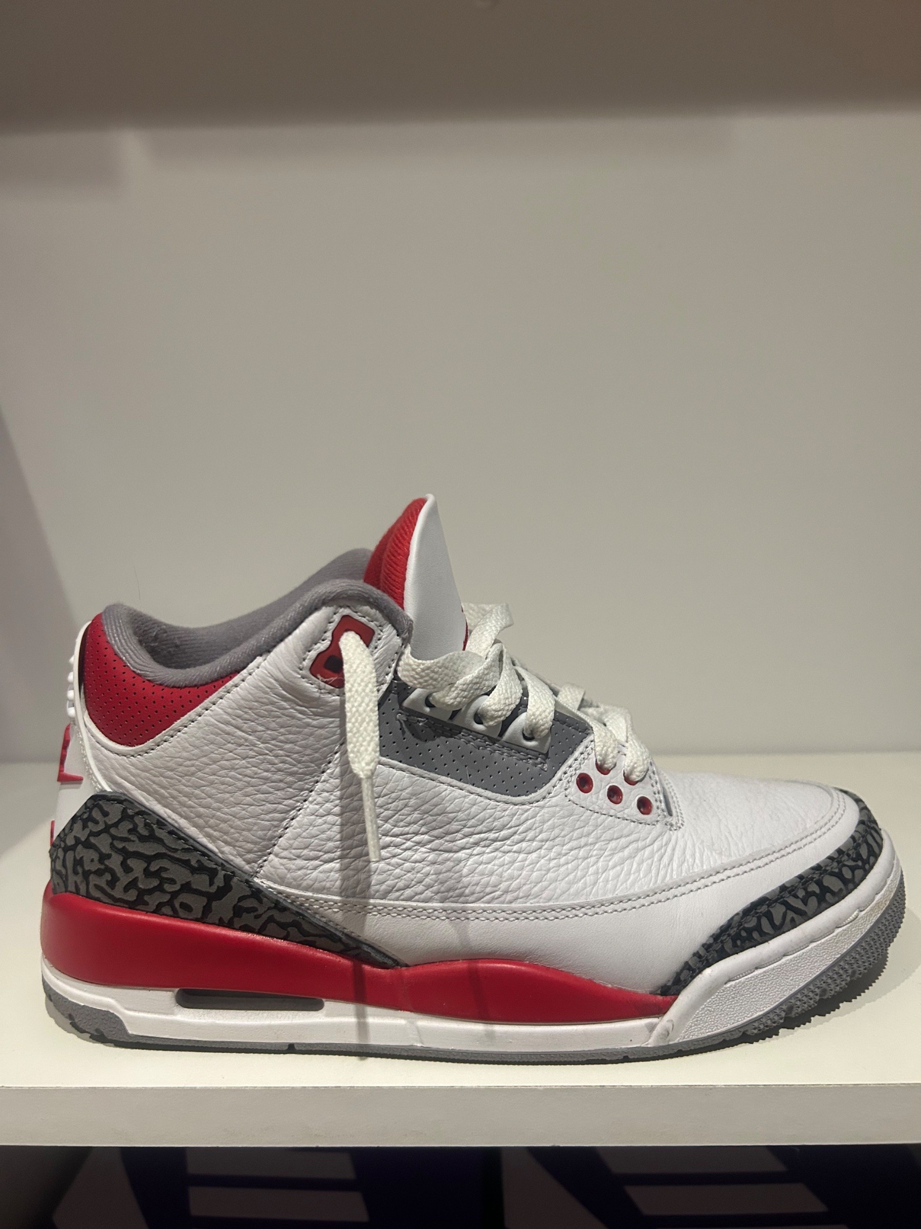 Photo de Air Jordan 3 Retro Fire Red