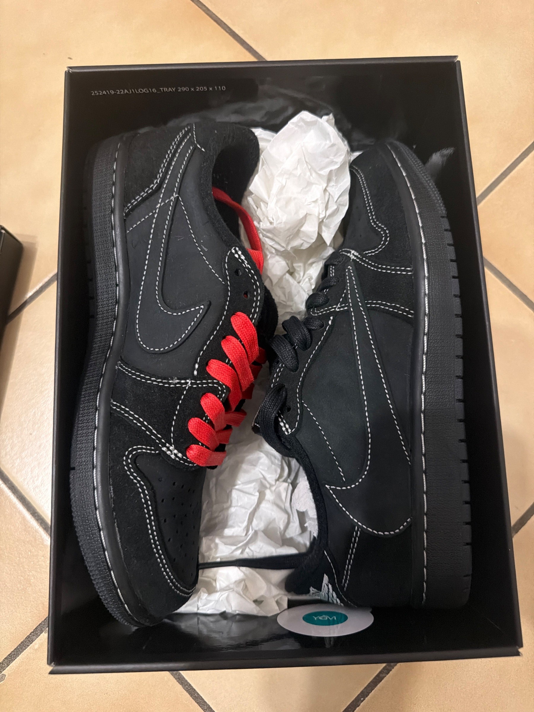 Photo de Air Jordan 1 Retro Low OG Travis Scott Black Phantom (Fragment)