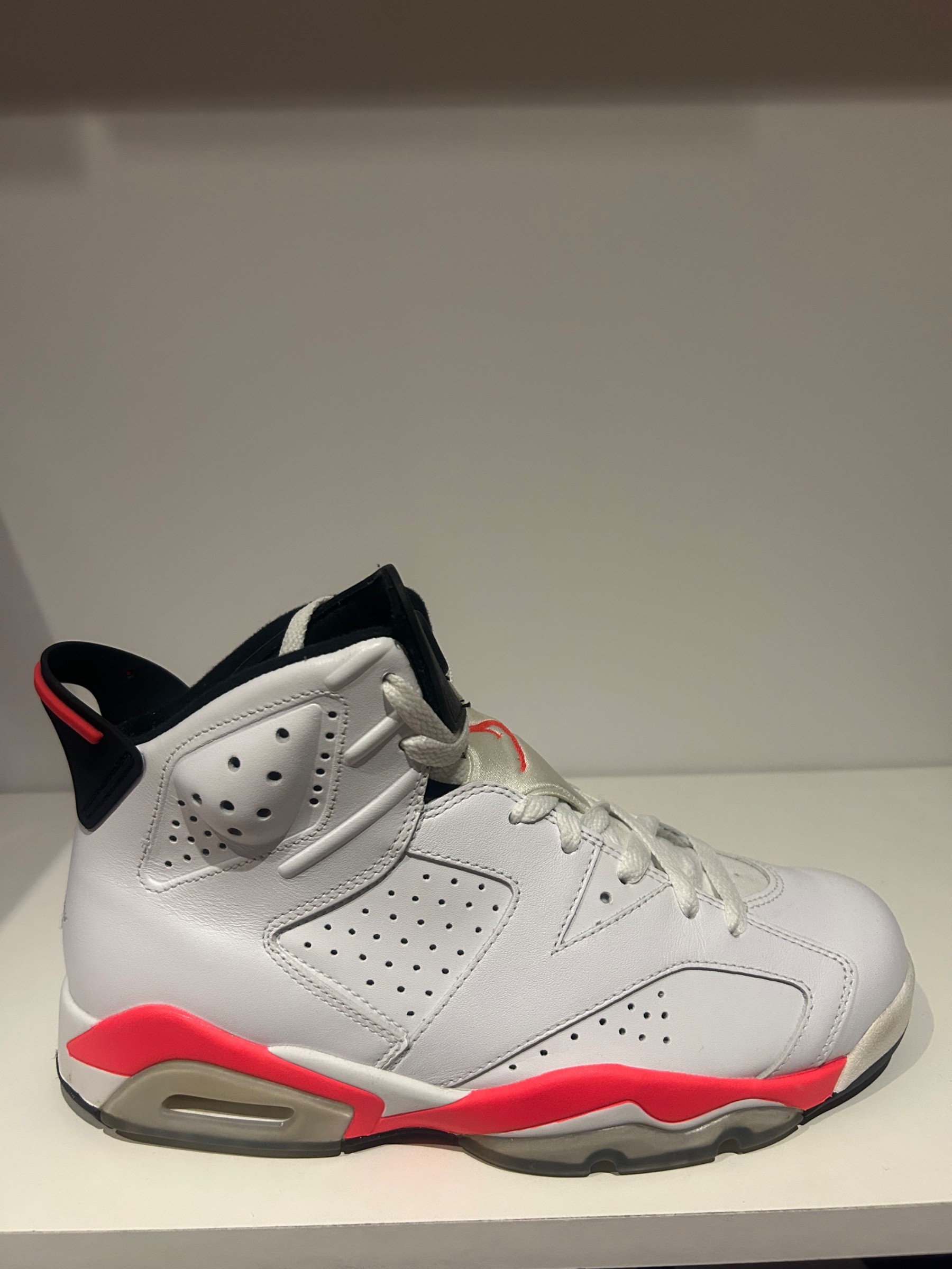 Photo de Air Jordan 6 Retro White/Infrared « White Infrared »