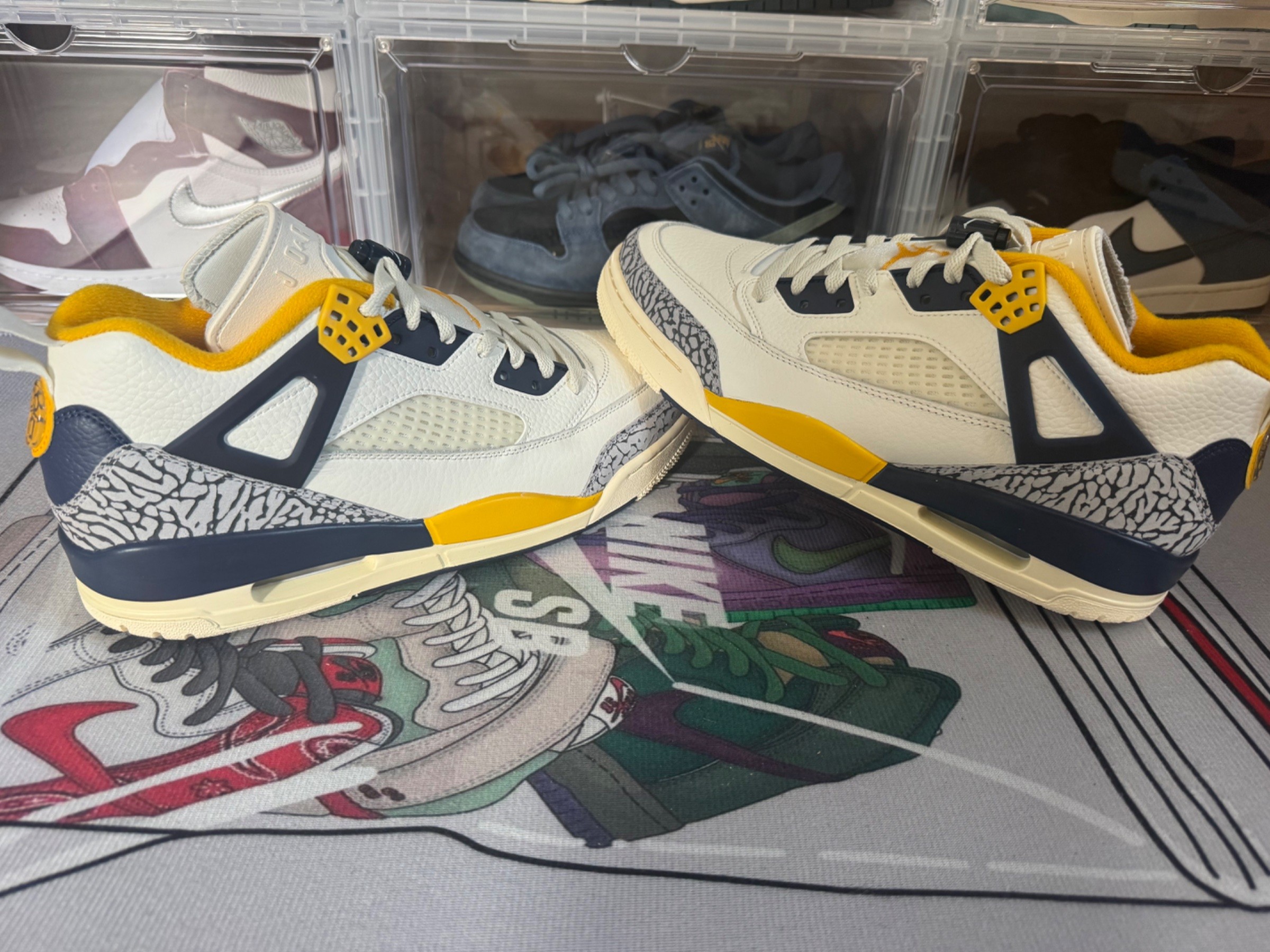 Photo de Air Jordan Spizike White/Navy/Gold Michigan