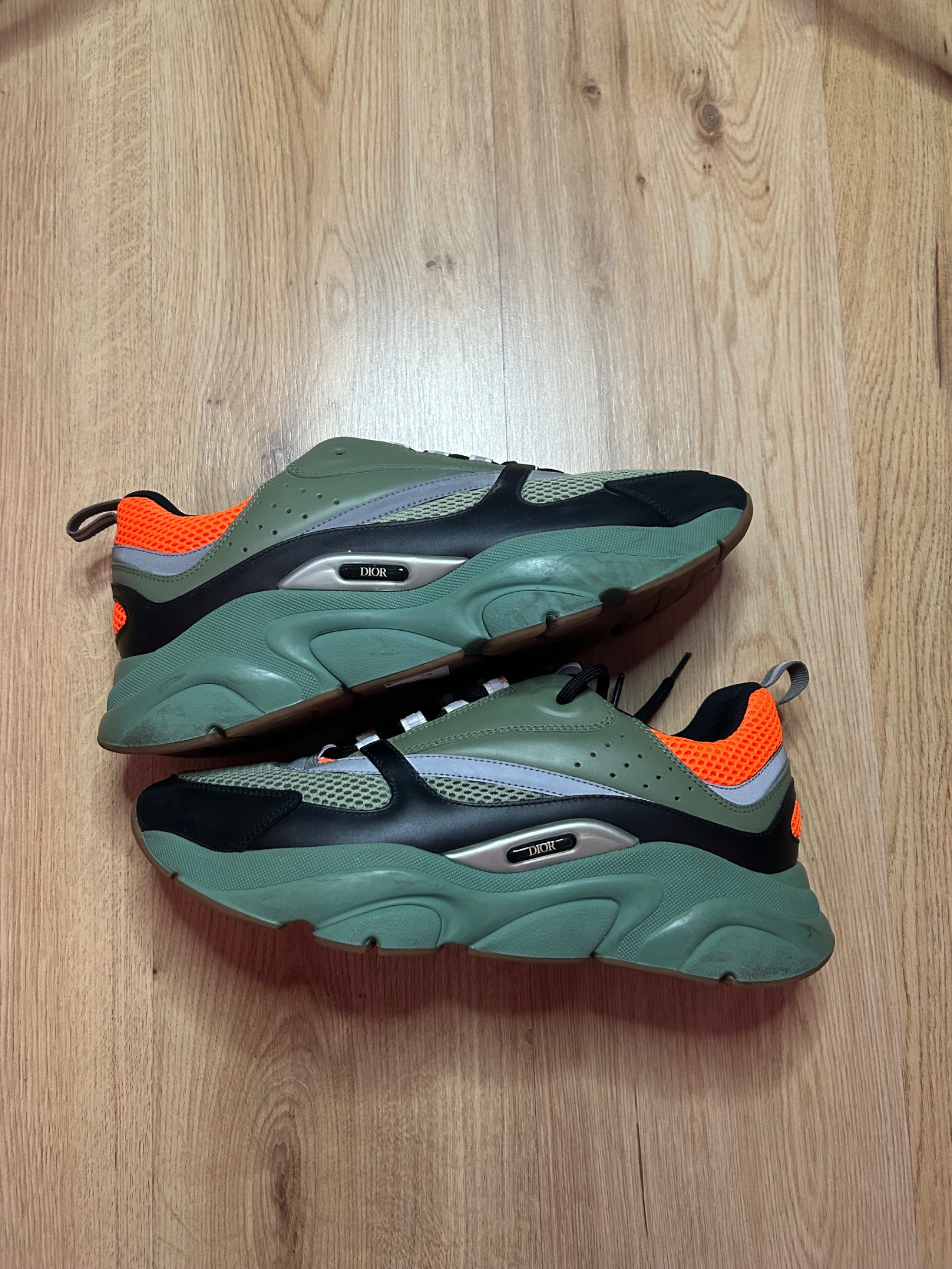 Photo de Dior B22 Sneaker Khaki Green/Black/Orange