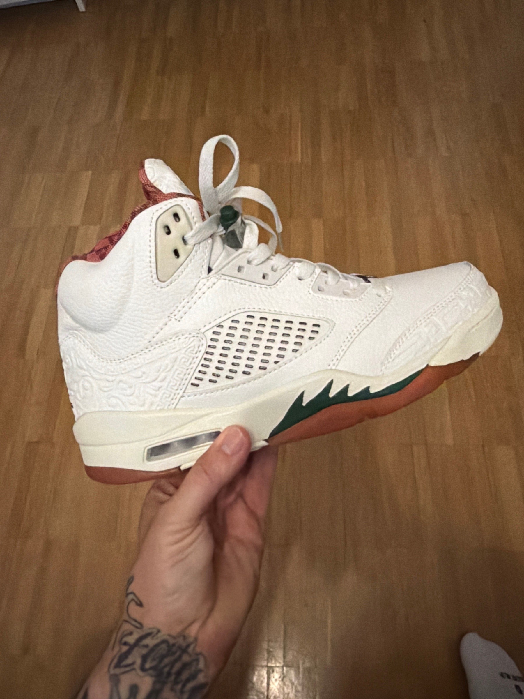 Photo de Air Jordan 5 Retro Gucci/Sail/Gorge Green