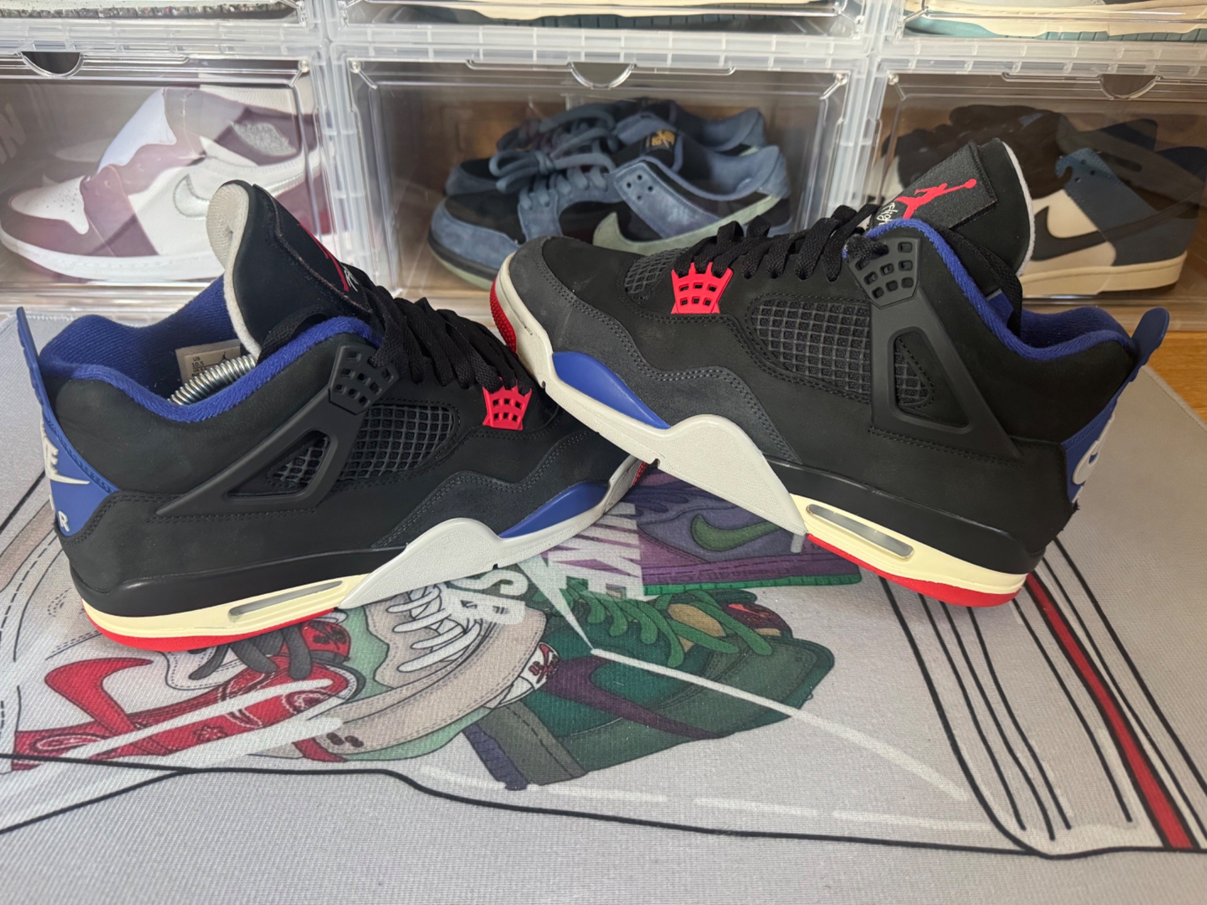 Photo de Air Jordan 4 Retro Rare Air Black/Laser Blue-white-fire red