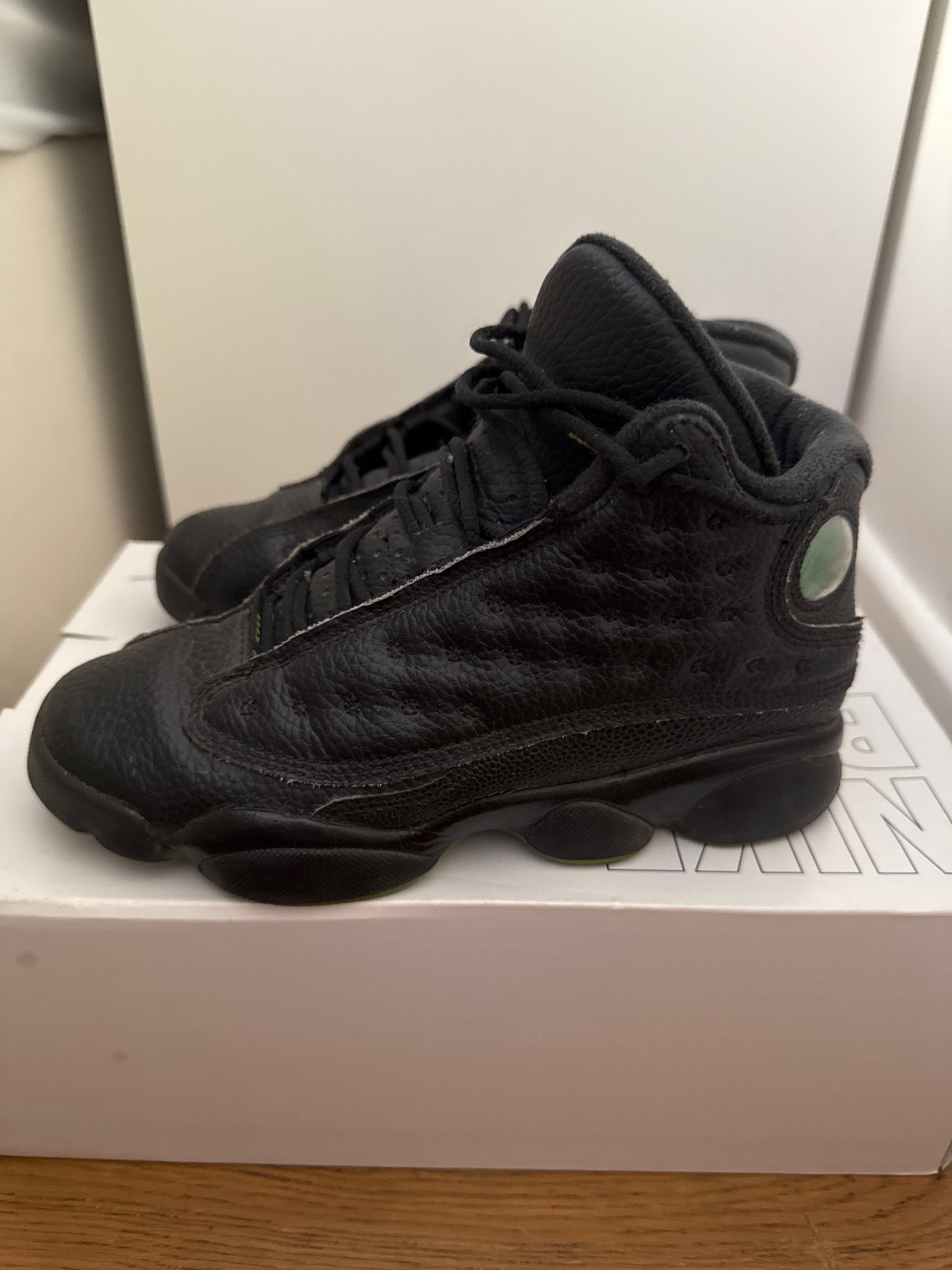 Photo de Air Jordan 13 Retro Altitude (Black/Altitude Green)