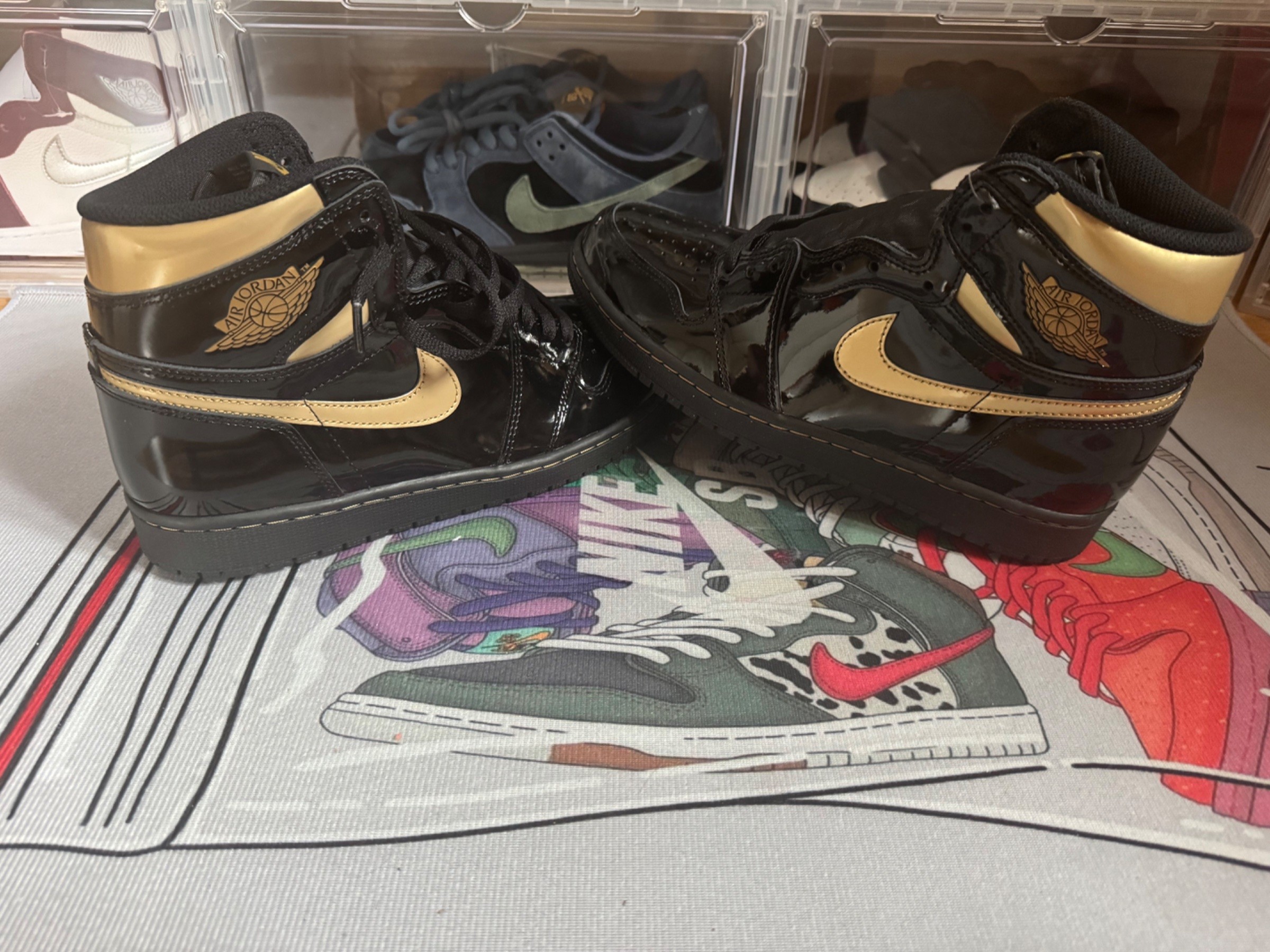 Photo de Air Jordan 1 Retro High OG Black/Metallic Gold