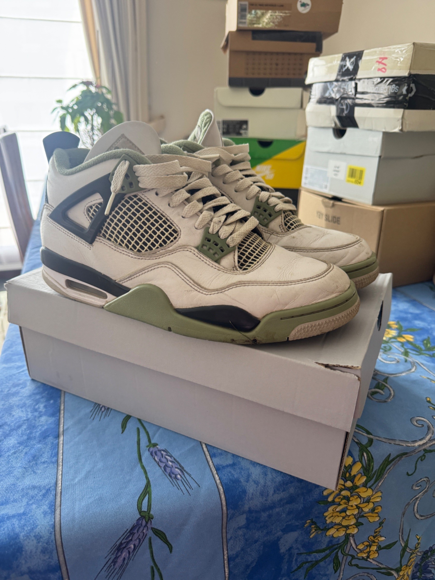 Photo de Air Jordan 4 Retro Oil Green/White