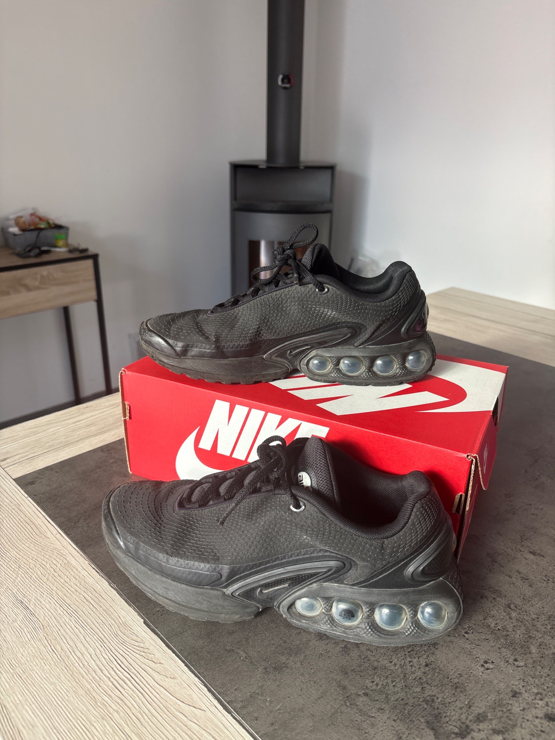 Photo de Nike Air Max Dn Black Metallic Grey