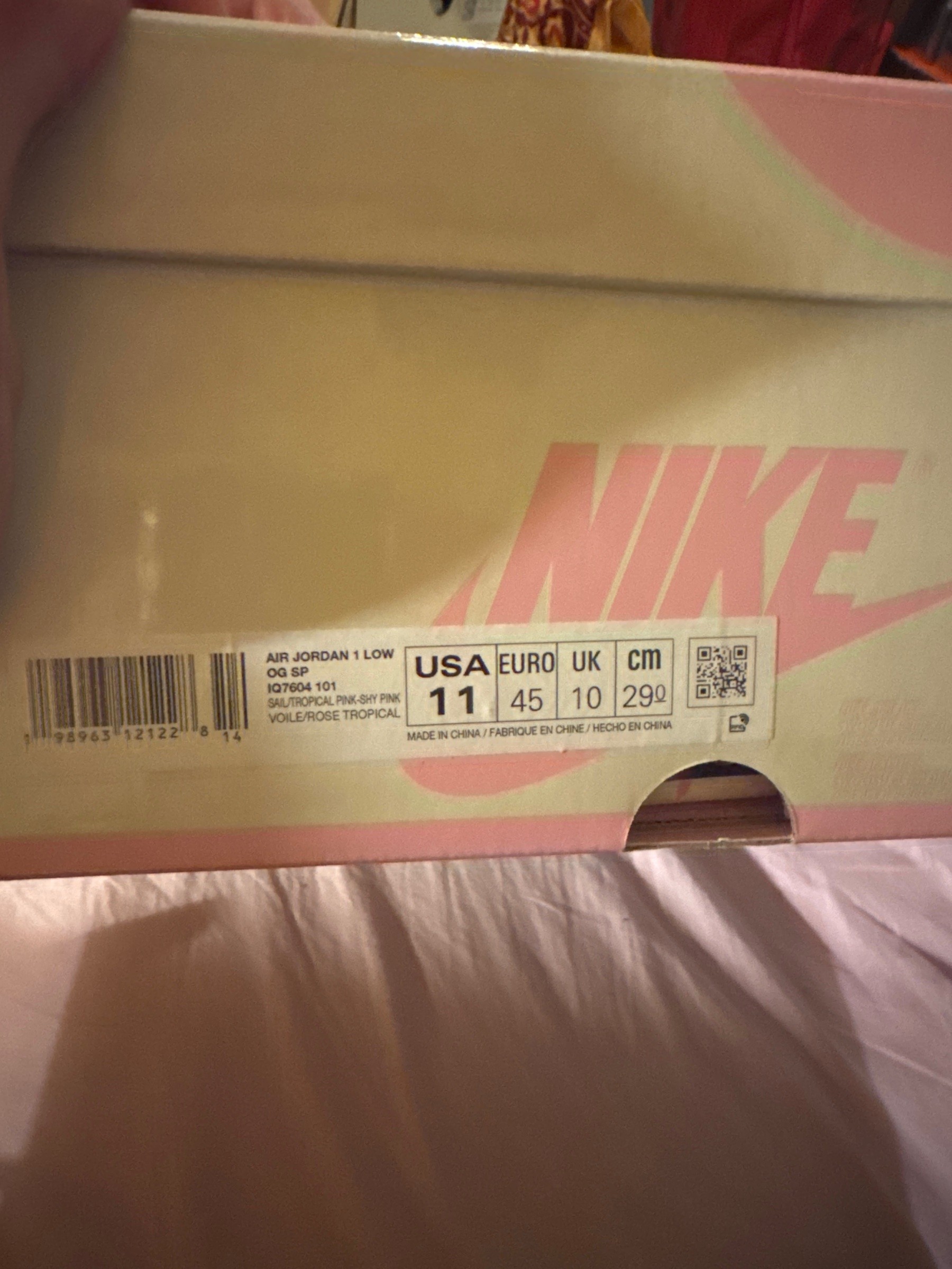 Photo de Jordan 1 Retro Low OG SP Travis Scott Sail Tropical Pink