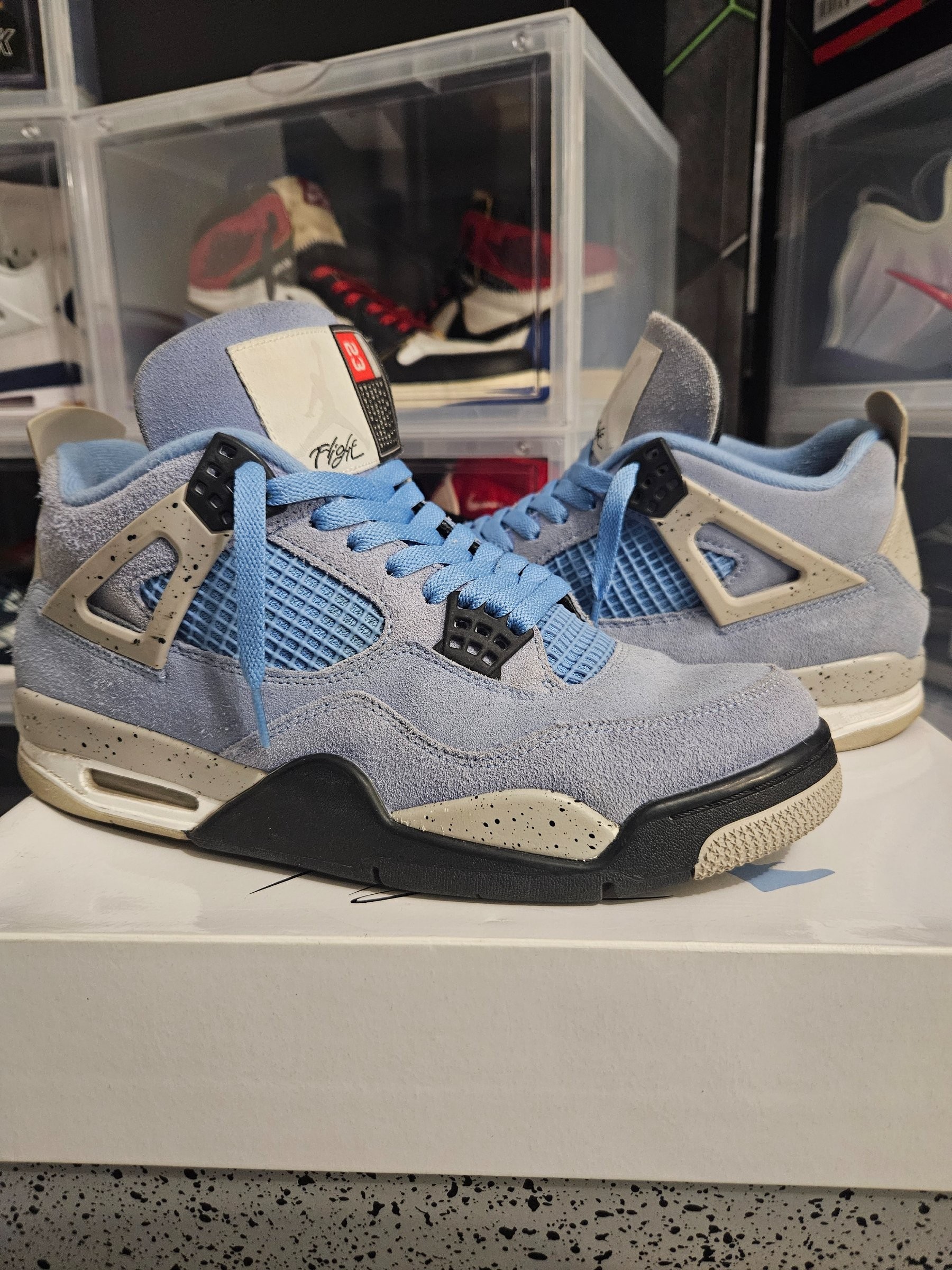 Photo de Air Jordan 4 UNC University Blue/Black