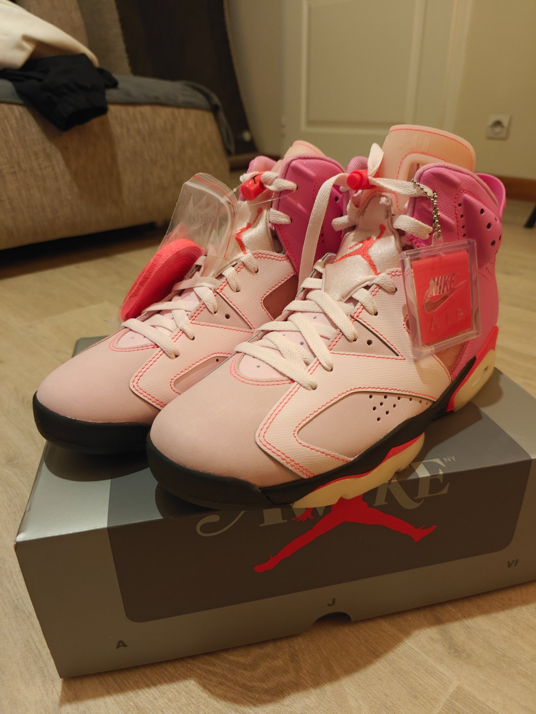 Photo de Jordan 6 Awake NY Air Jordan 6 Retro SP Playful Pink/Infrared 23