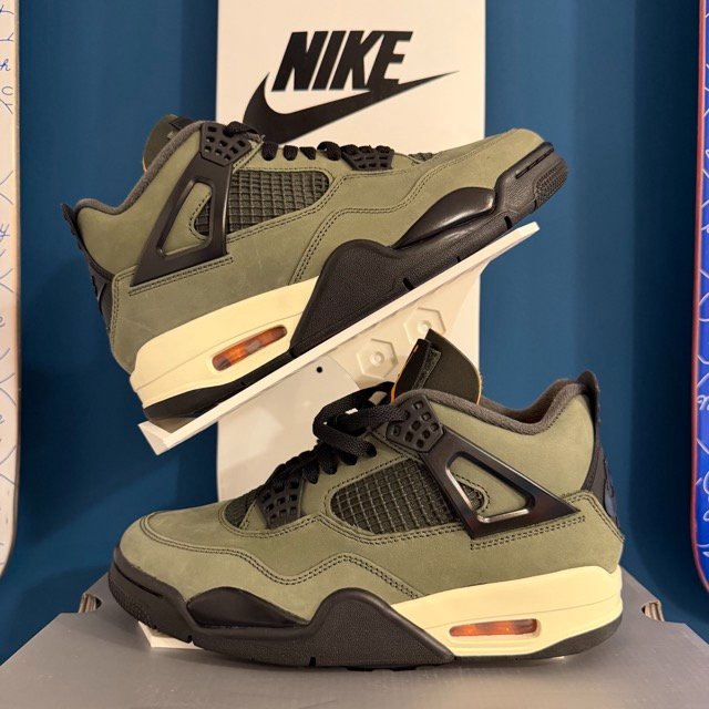 Photo de Jordan 4 Retro OG SP Undefeated (2025)