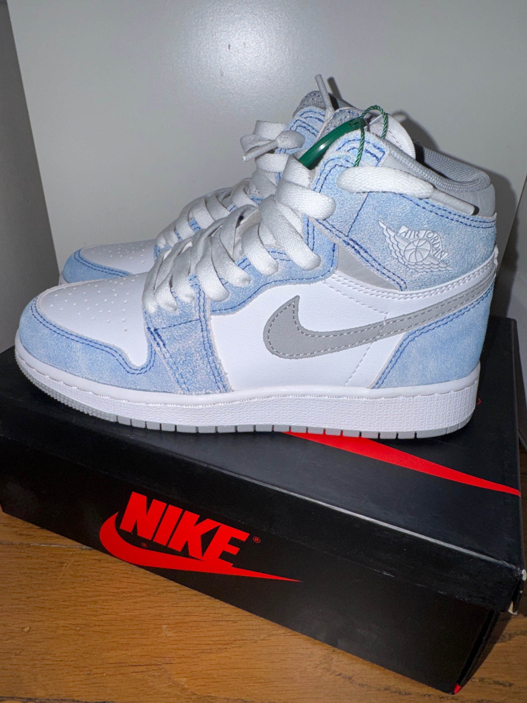 Photo de Air Jordan 1 Retro High OG GS Hyper Royal/White (Royal Hyper/Blanc)