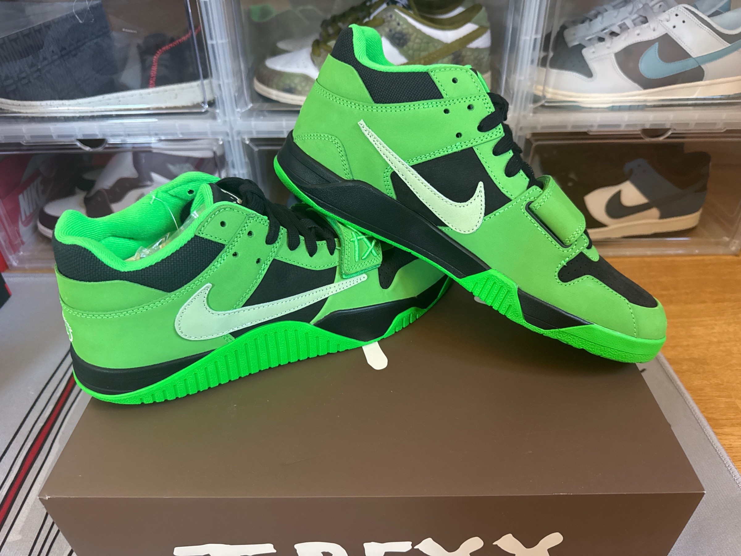 Photo de Nike Jordan Jumpman jack Travis Scott Green Spark Green/Black