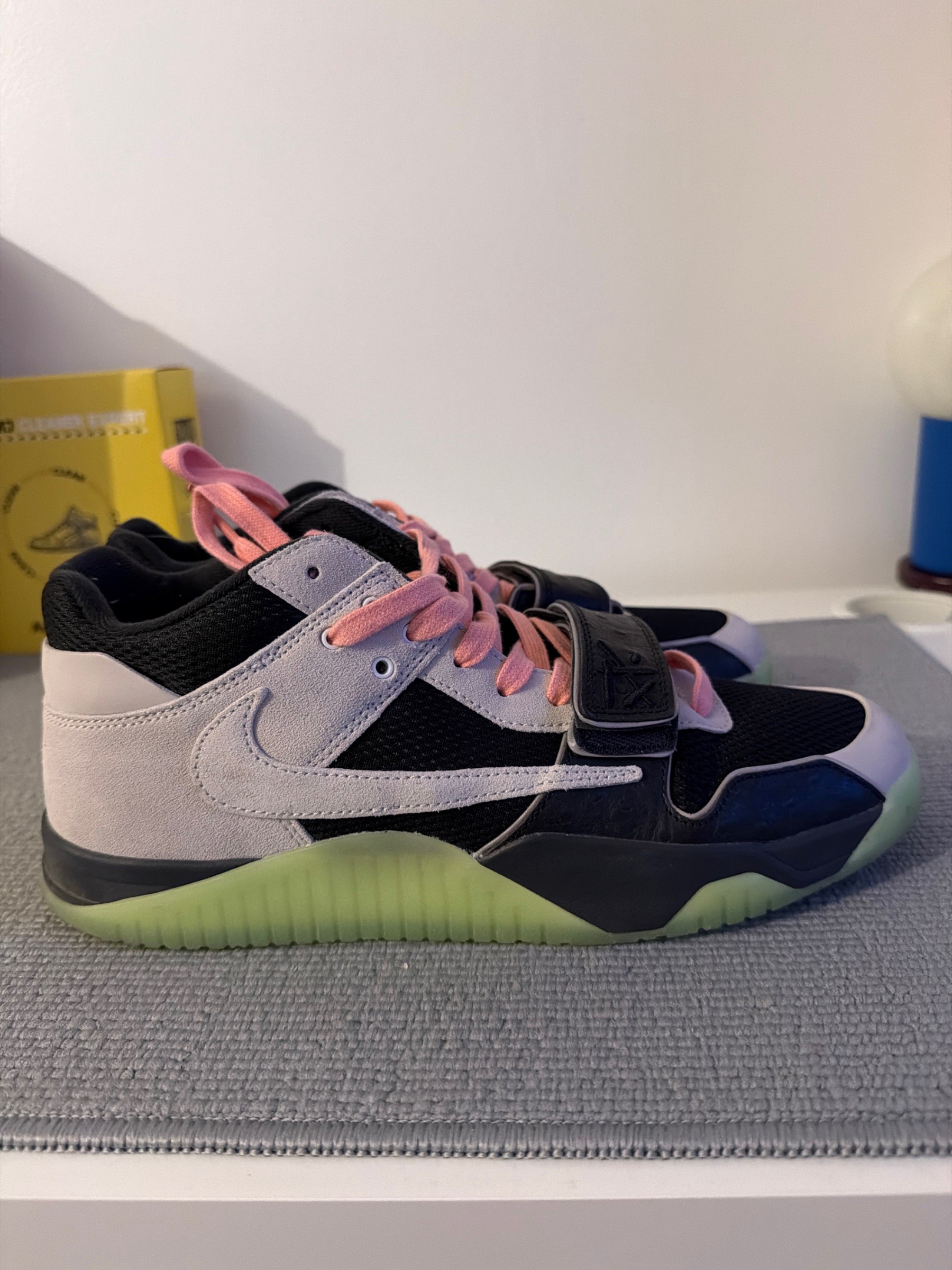 Photo de Nike Jordan Jumpman Jack TR Travis Scott x Chase B Black Night Silver Chase b / Black / Vapor Green