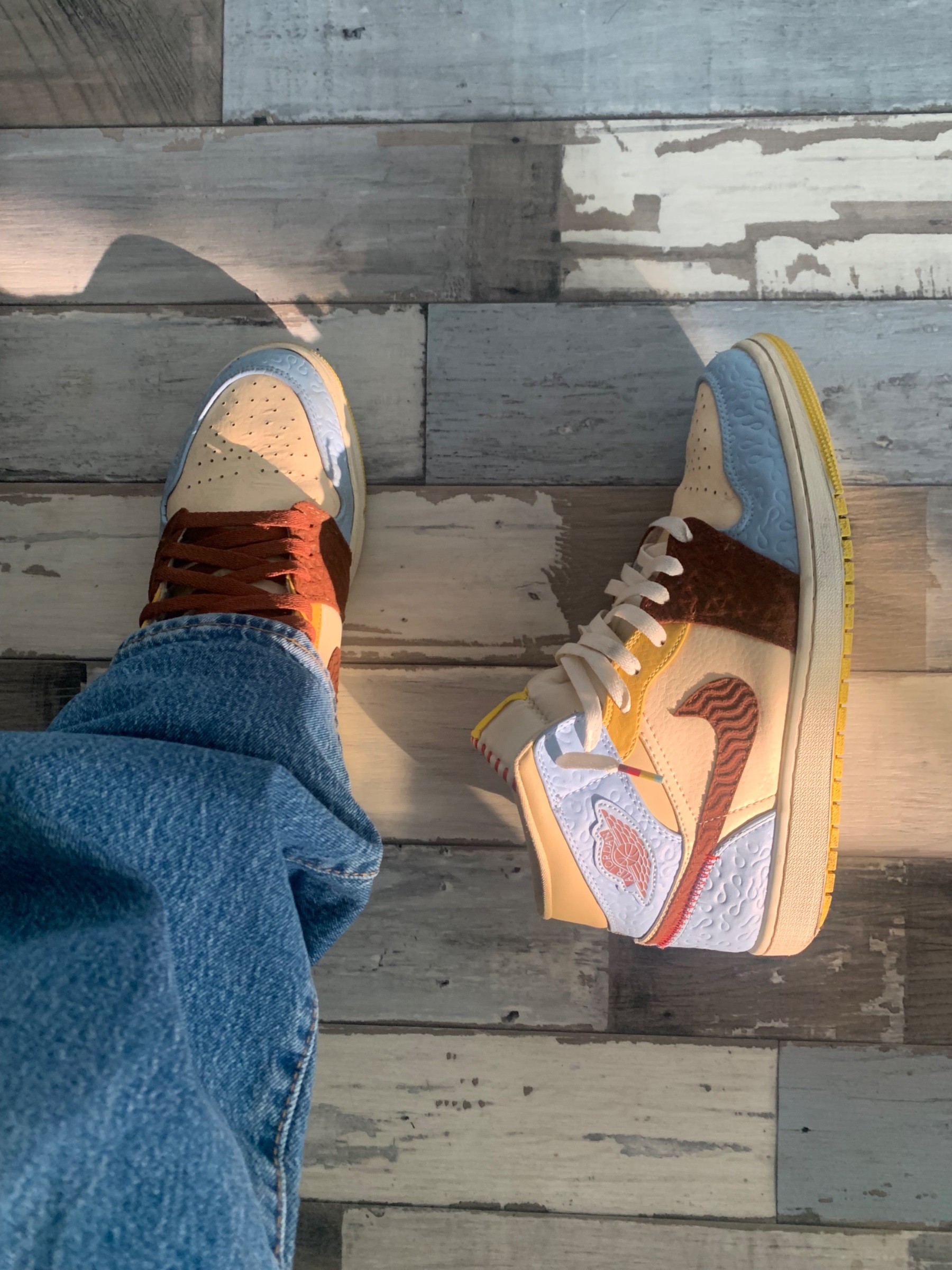 Photo de Air Jordan 1 Retro High OG Curry/Aleali May