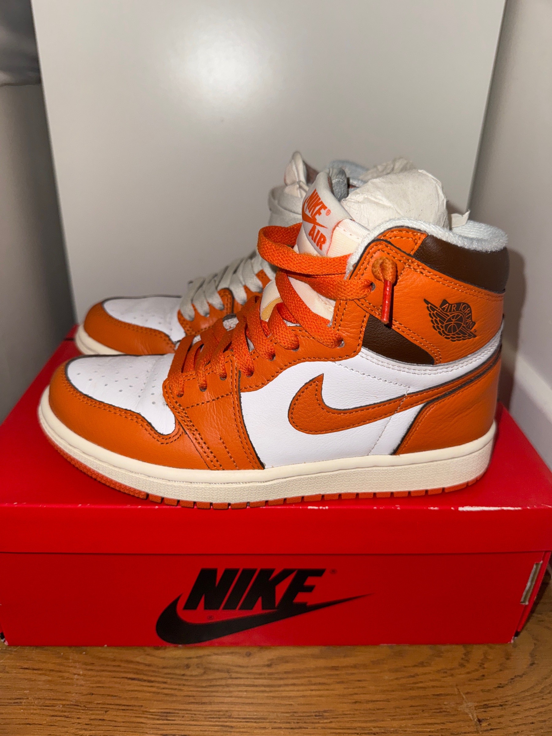 Photo de Air Jordan 1 Retro High OG White/Starfish-Cacao Wow-Sail « Pollen »
