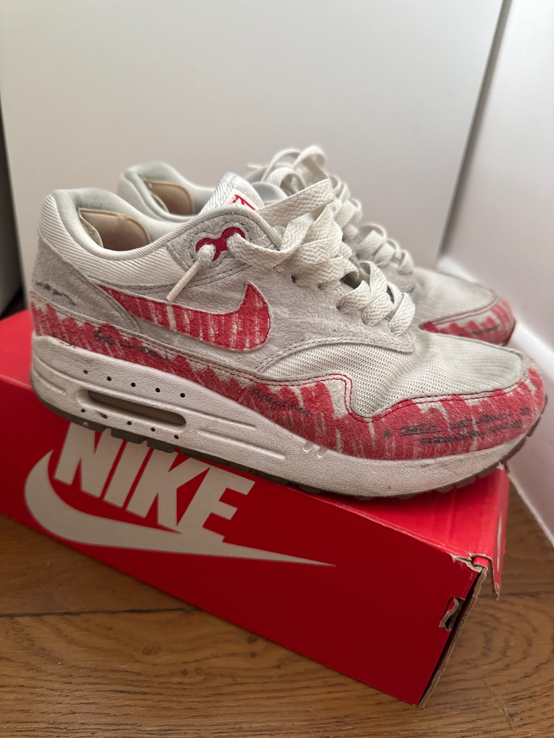 Photo de Nike Air Max 1 Sketch to Shelf - White/University Red