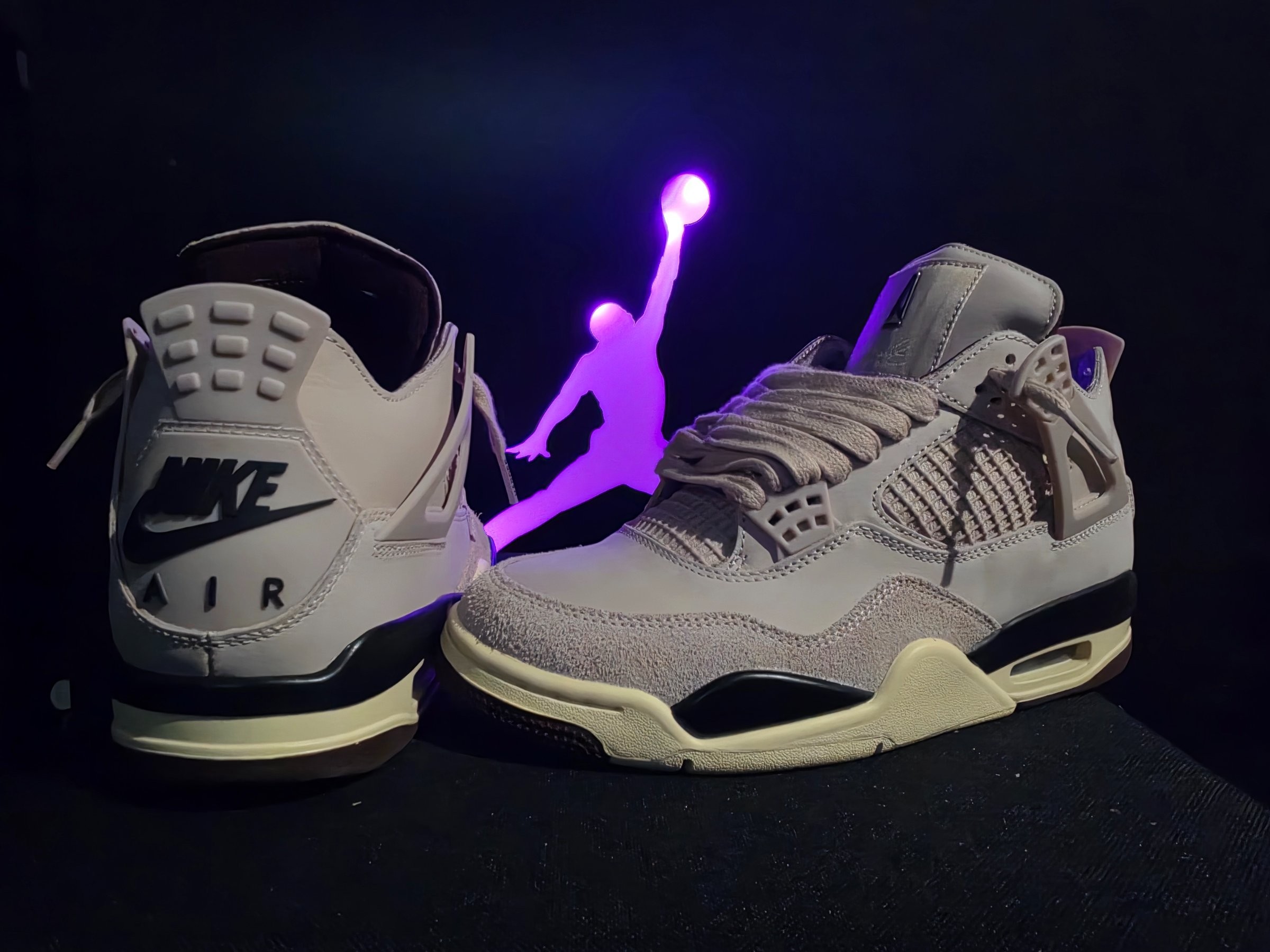 Photo de Air Jordan 4 Retro A ma manière (phantom)
