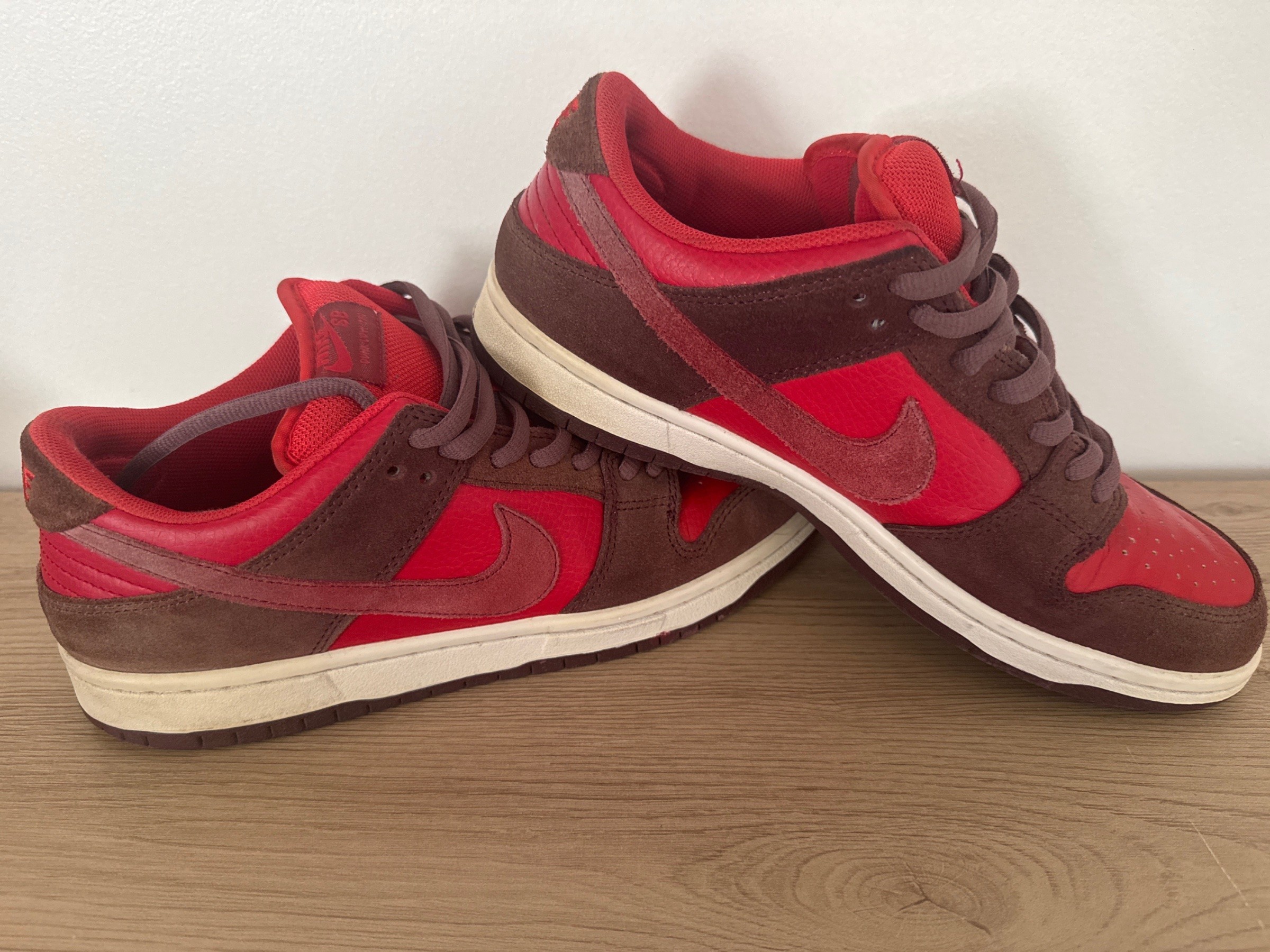 Photo de Nike Dunk Low cherry Burgundy cruch/team red