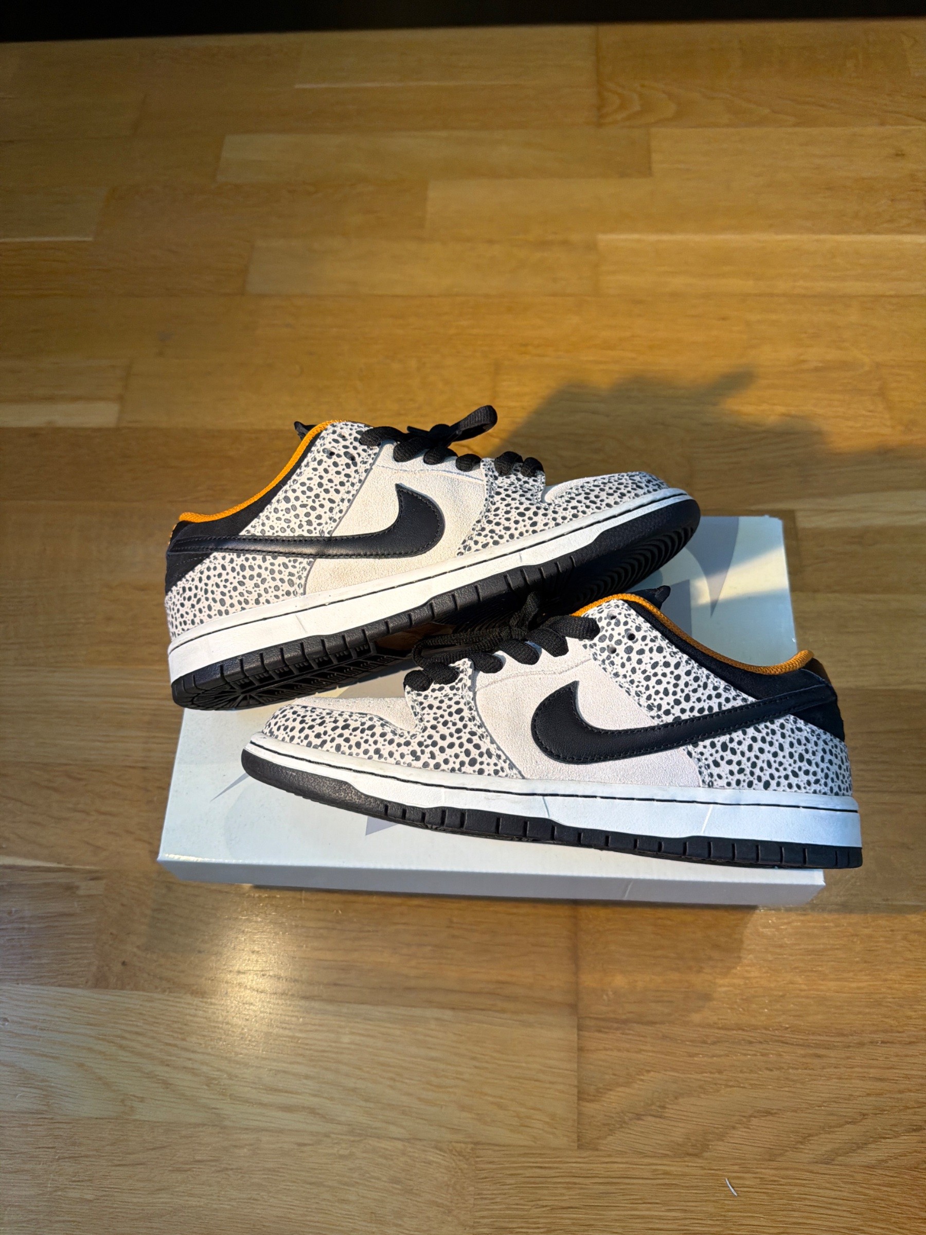 Photo de Nike SB Dunk Low Electric Pack Olympic Safari