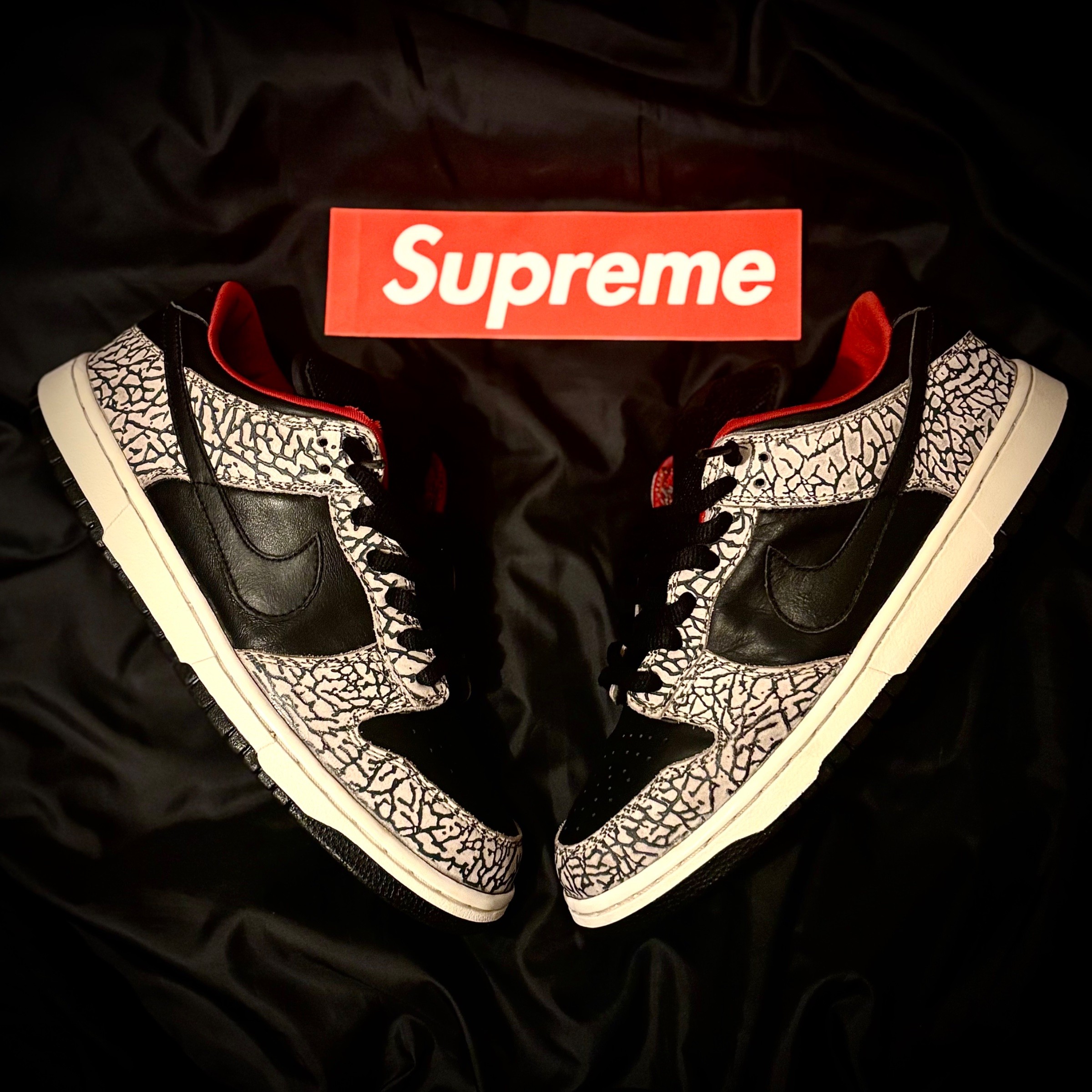 Photo de Nike Dunk SB Low Black Cement (Supreme)