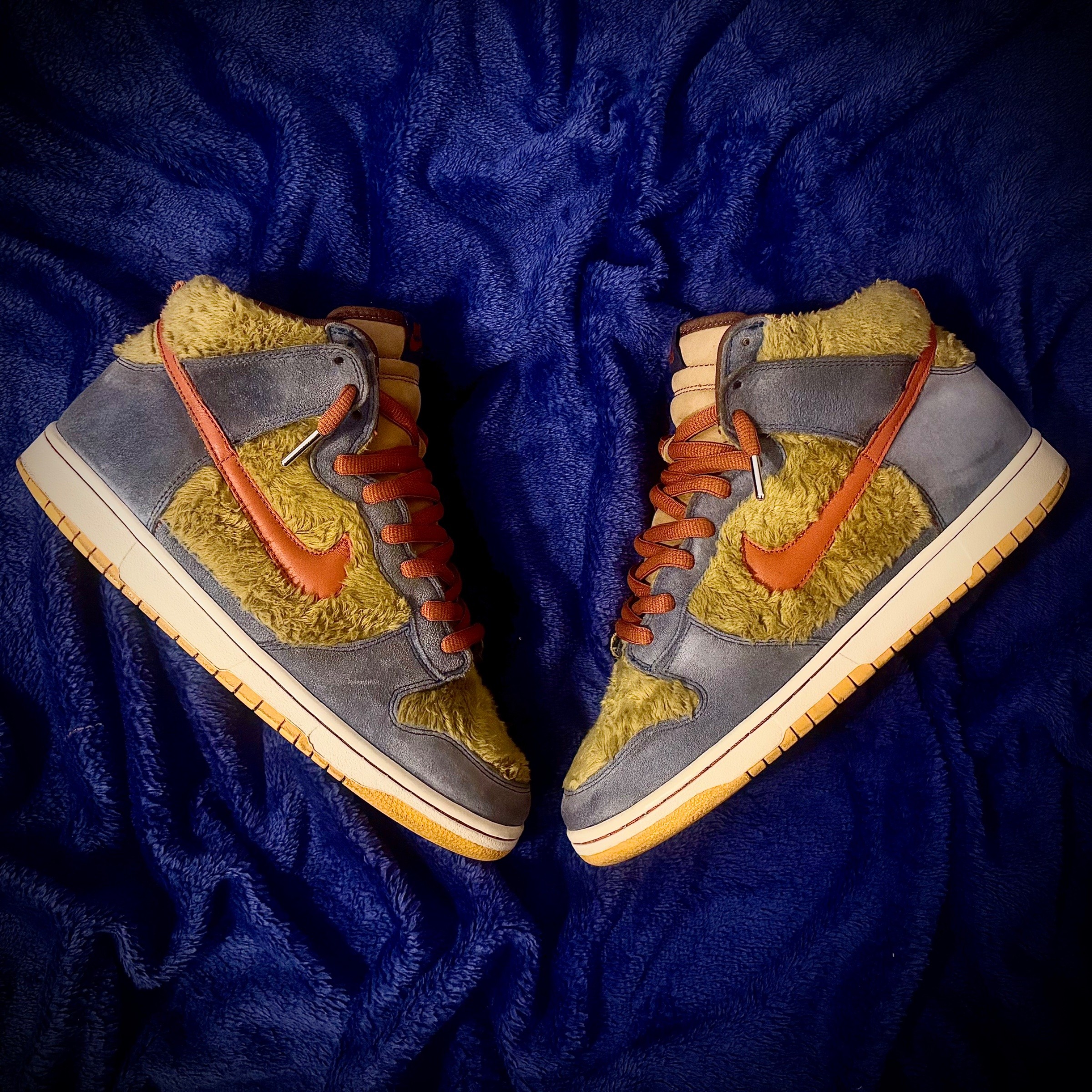 Photo de Nike Dunk High PRM SB “Papa Bear” Light Amber/Hot House