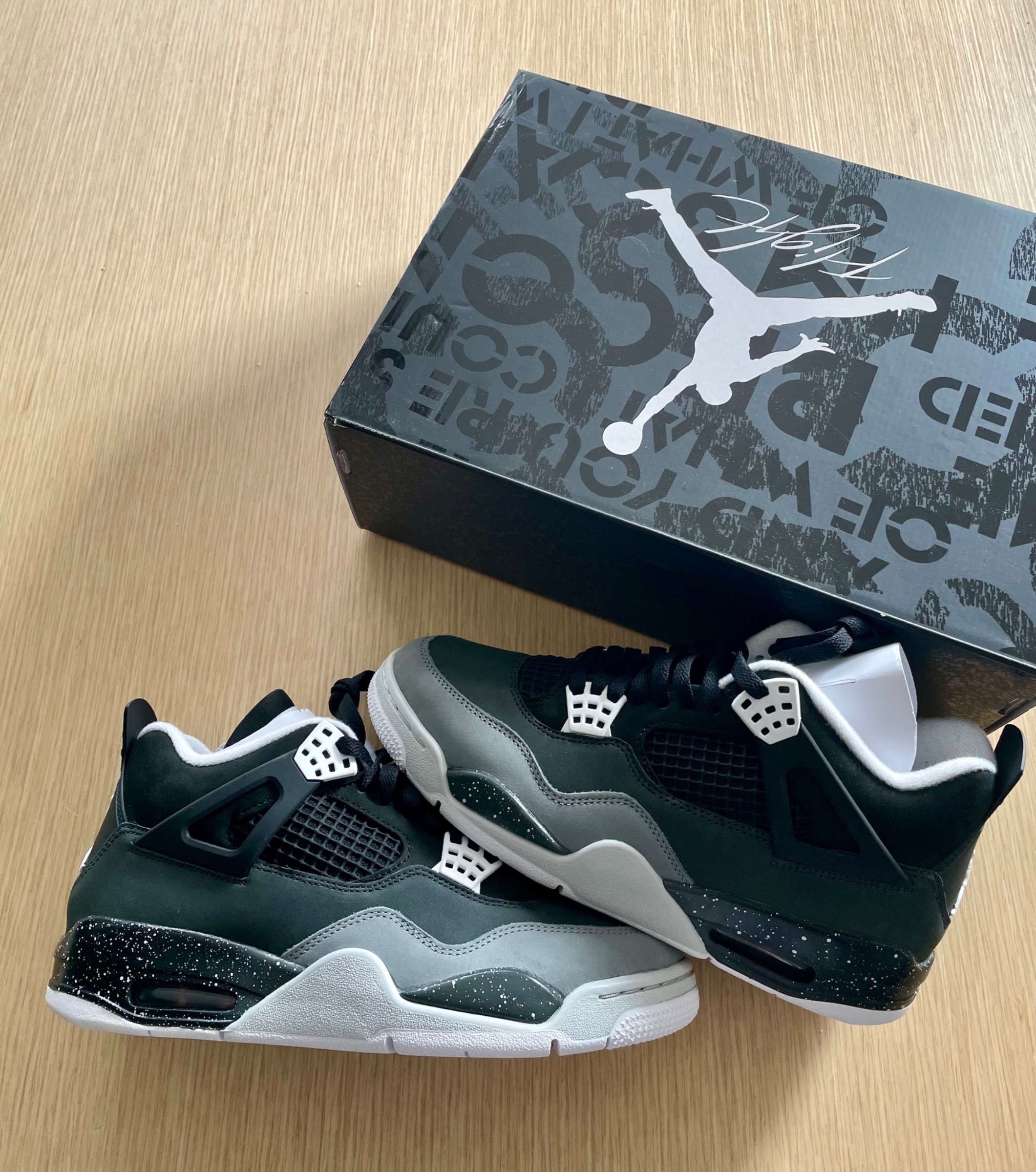 Photo de Jordan 4 Retro Fear (2024)