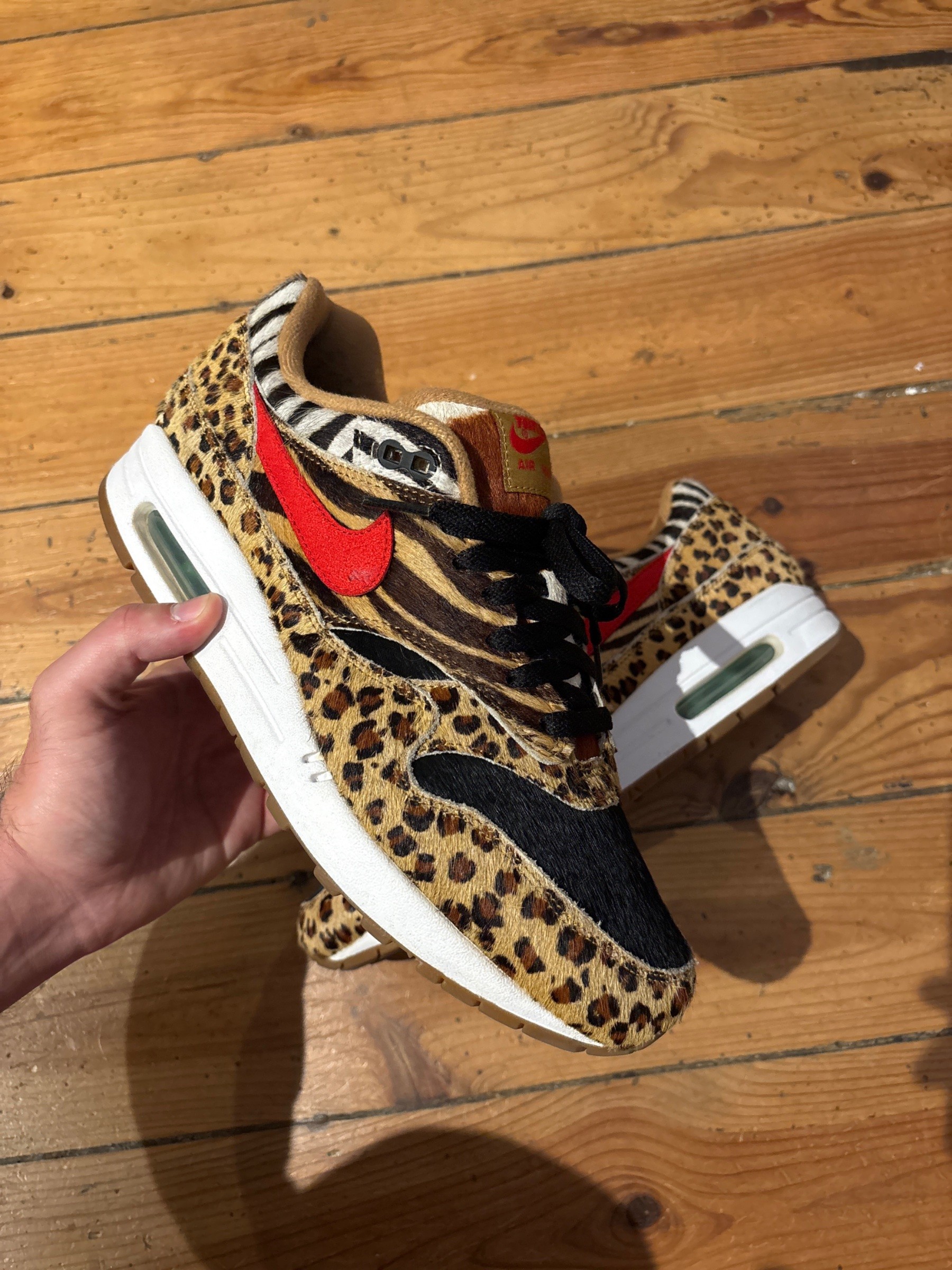 Photo de Nike Air Max 1 DLX Animal Pack 2.0 (Wheat/Sport Red-Bison)