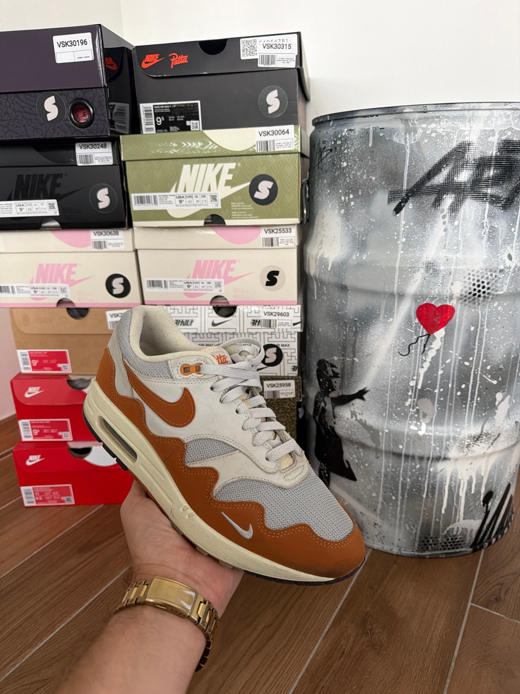 Photo de Nike Air Max 1 Patta Waves Monarch (with Bracelet)