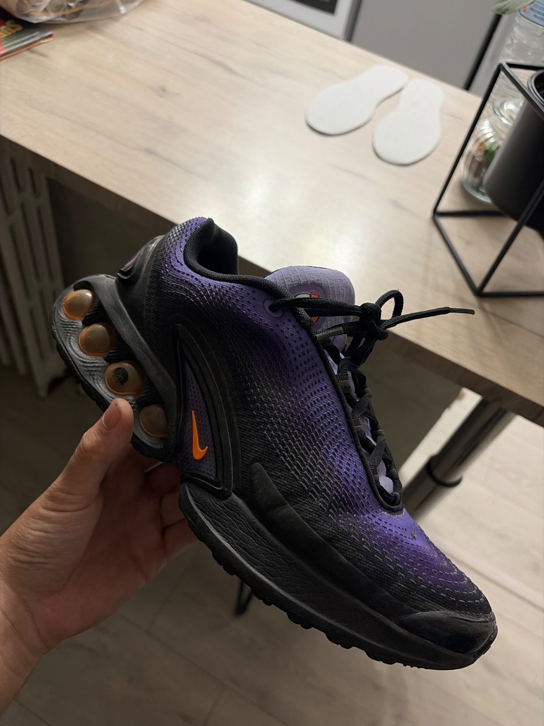 Photo de Nike Air Max Dn Black/Purple/Orange