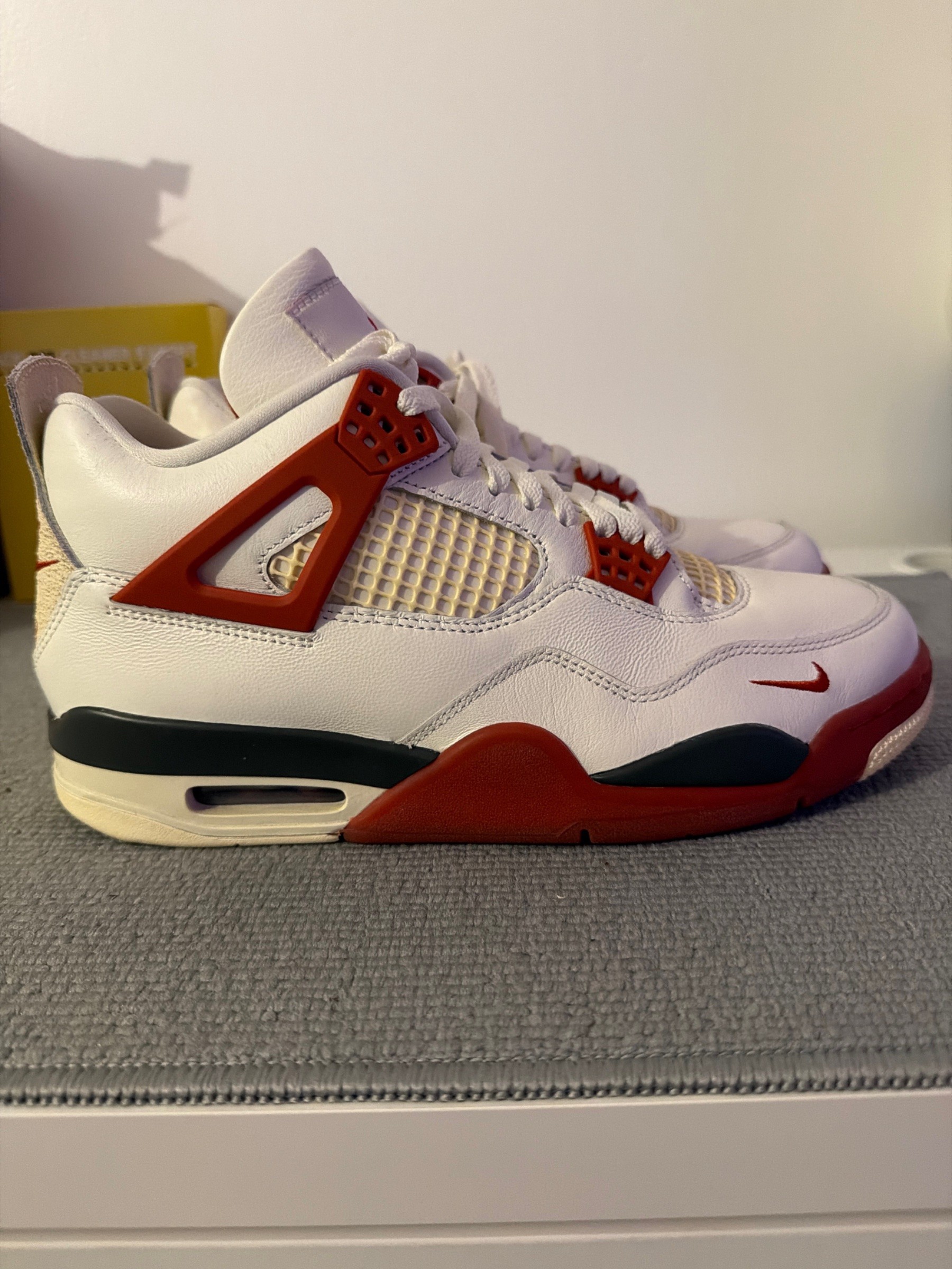 Photo de Jordan 4 Retro OG Nigel Sylvester Brick After Brick Sail/Cinnabar/Anthracite/Muslin